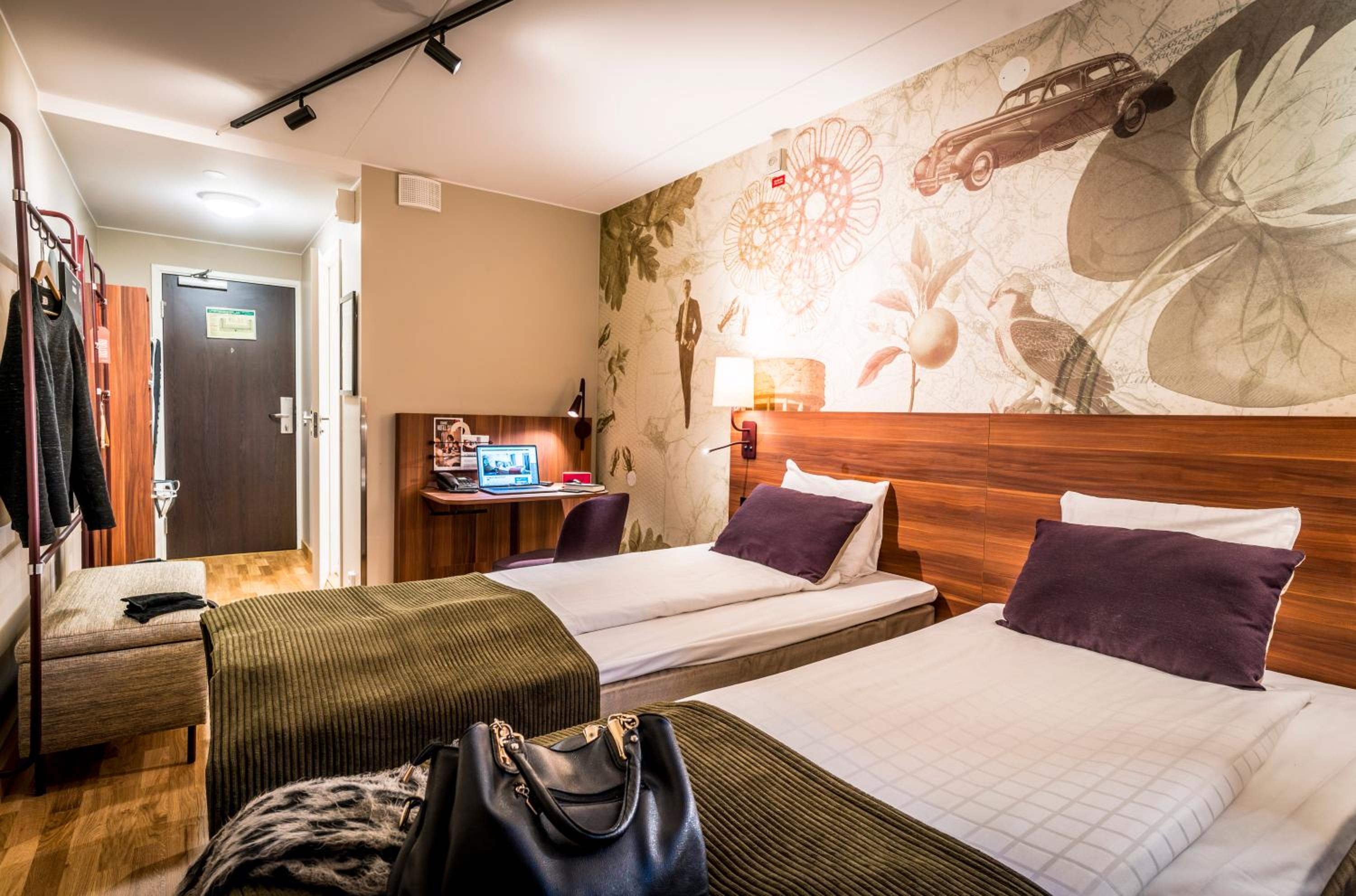 Standard Twin Room - Photo 4