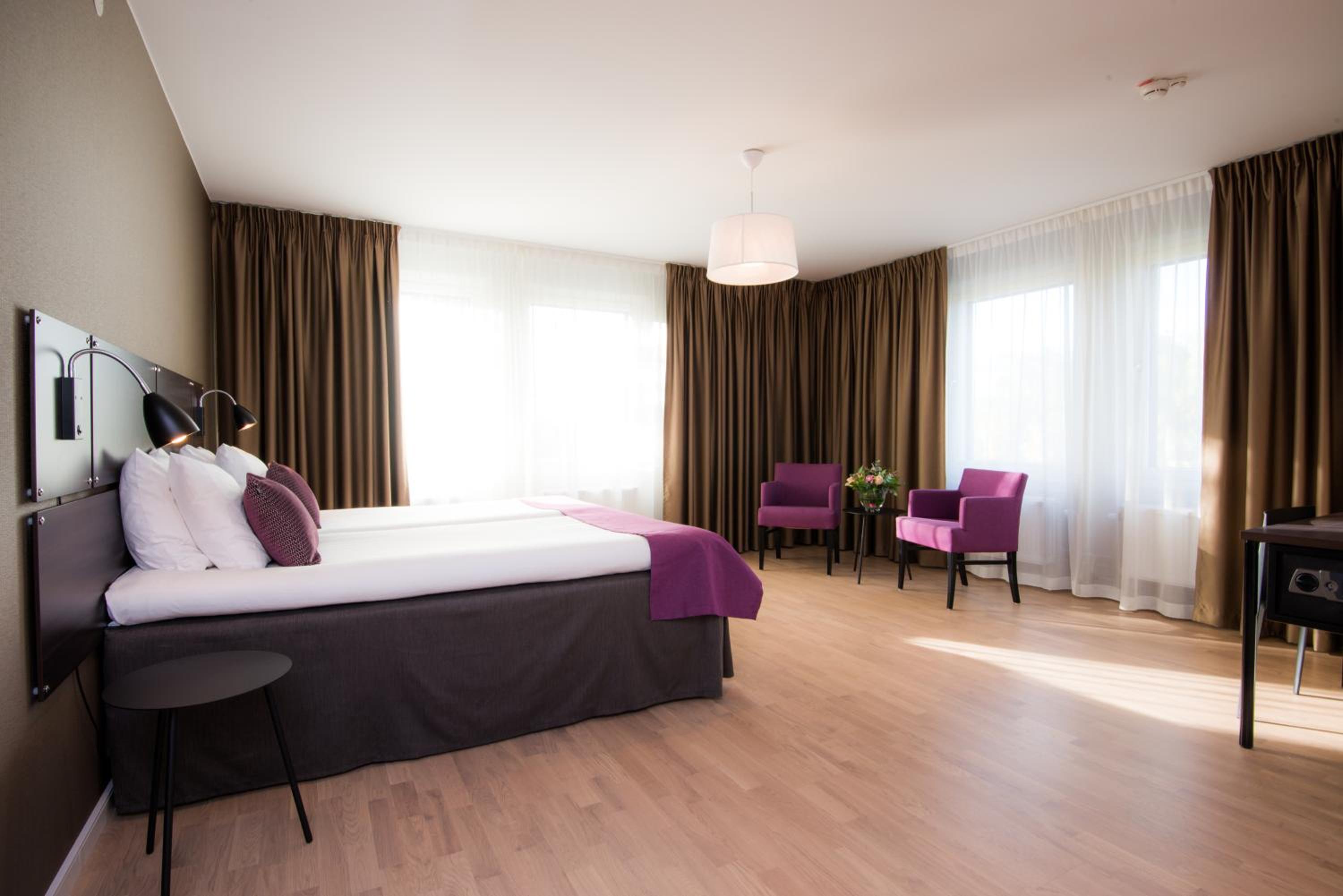 Standard Twin Room - Photo 15