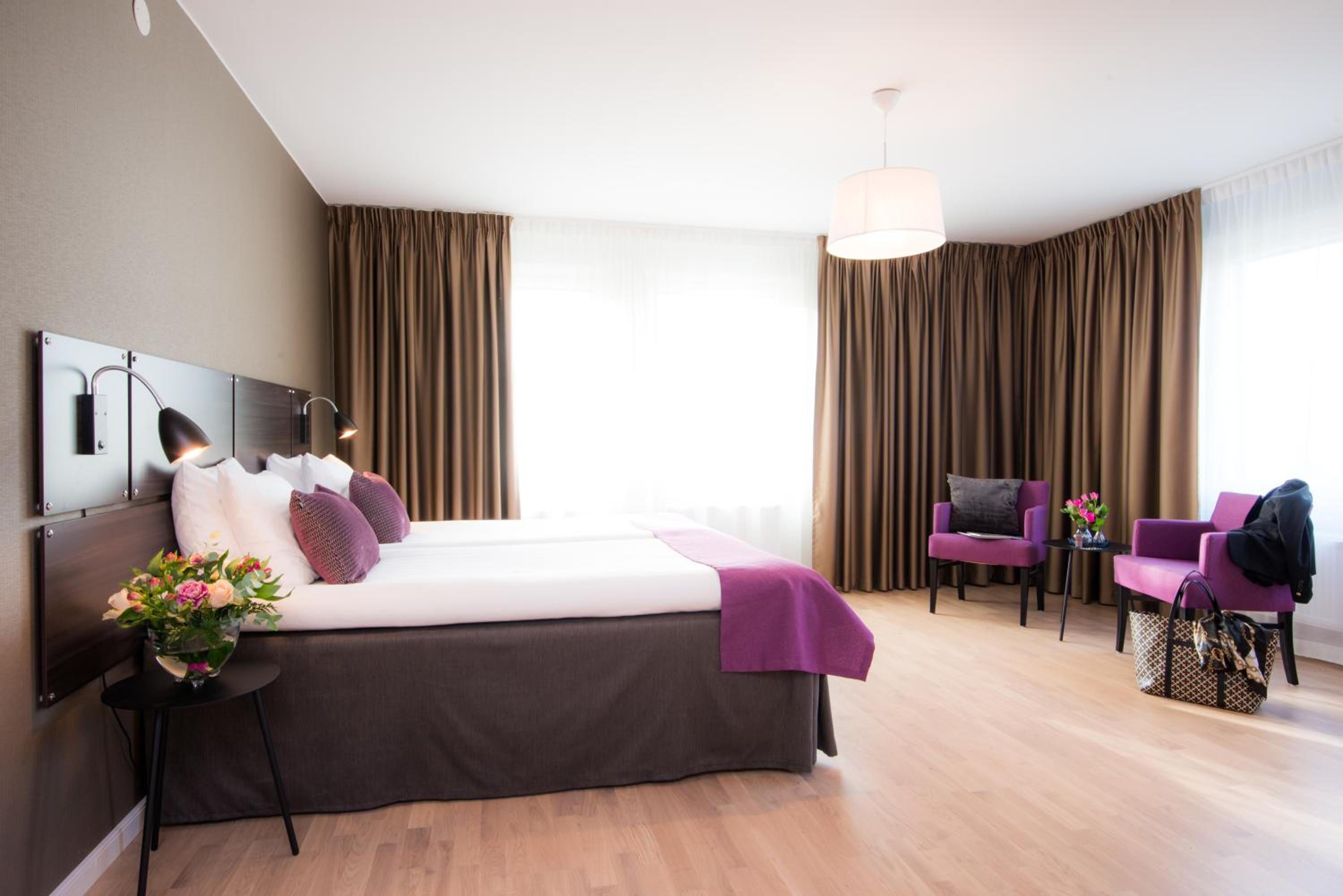 Standard Twin Room - Photo 2