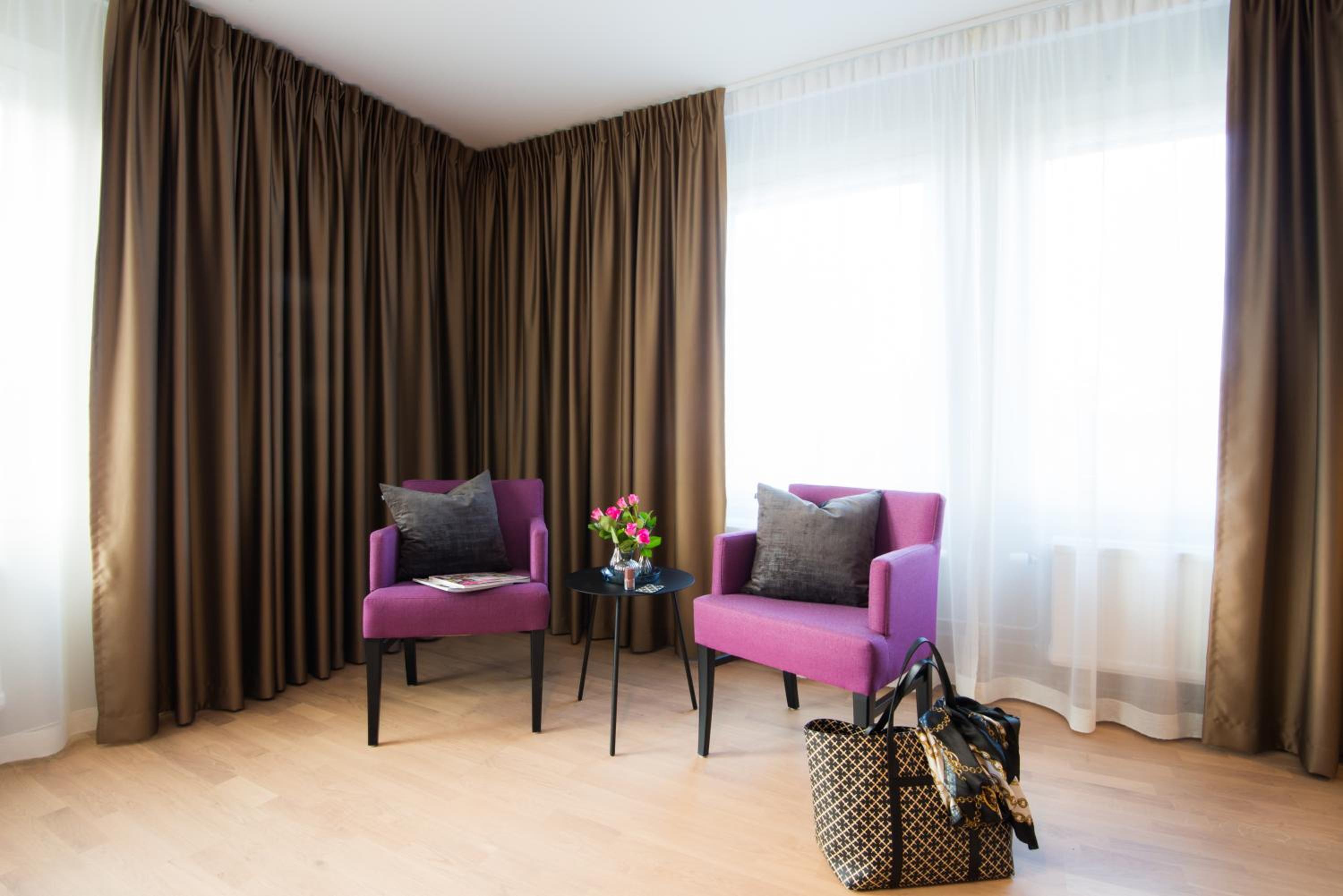 Standard Twin Room - Photo 13