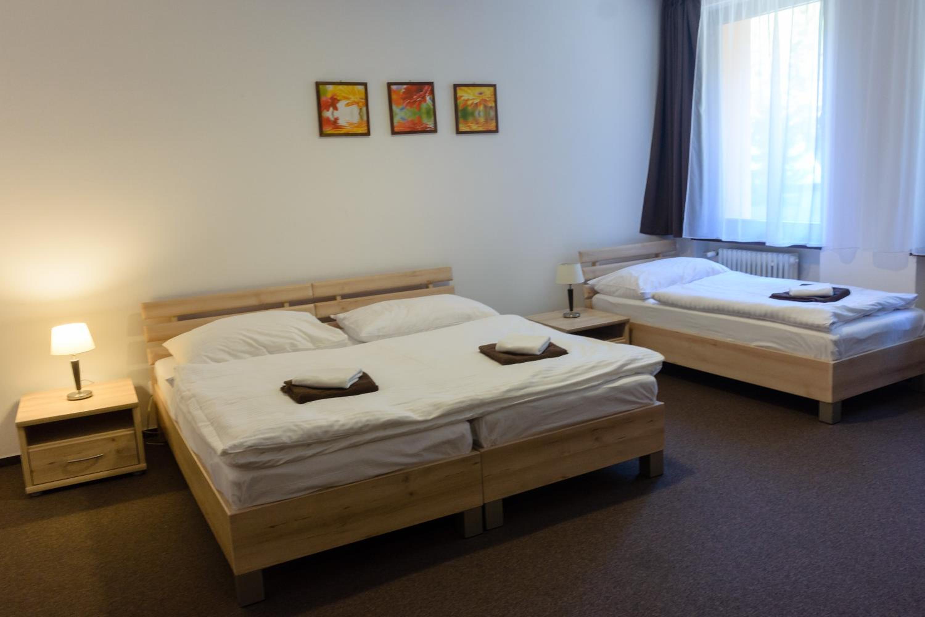 Triple Room with Kitchenette - Photo 2