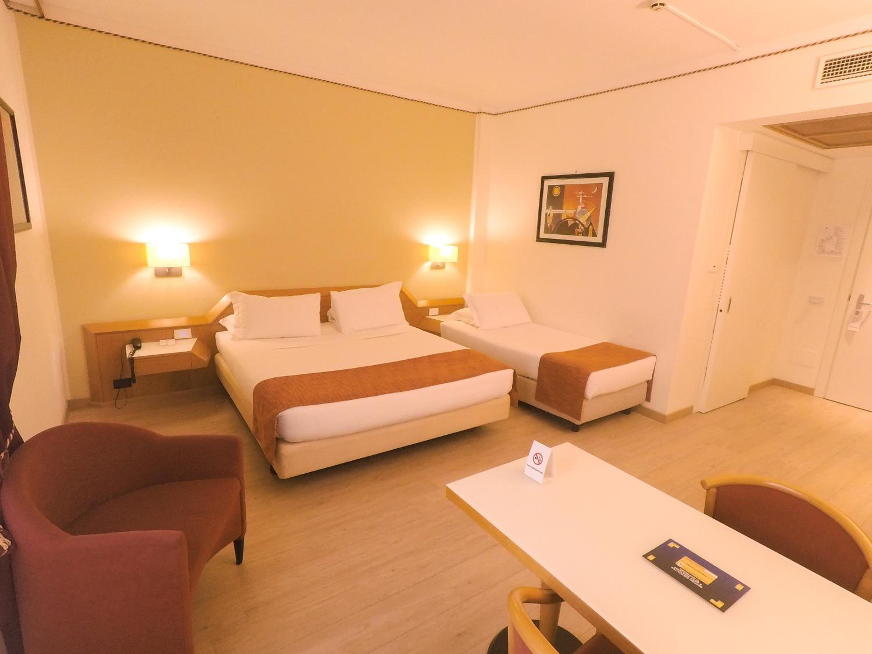 Triple Room - Photo 7