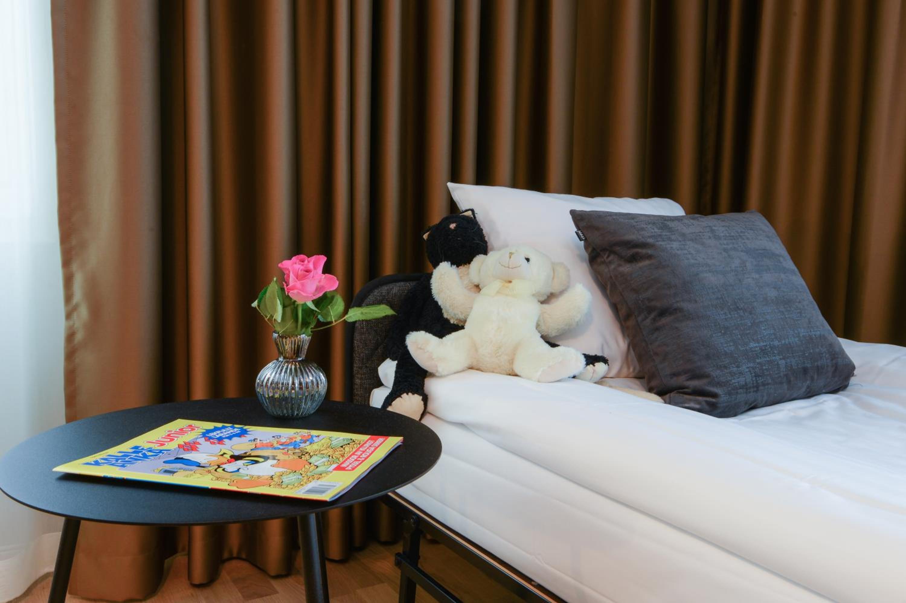 Family Room - Photo 14
