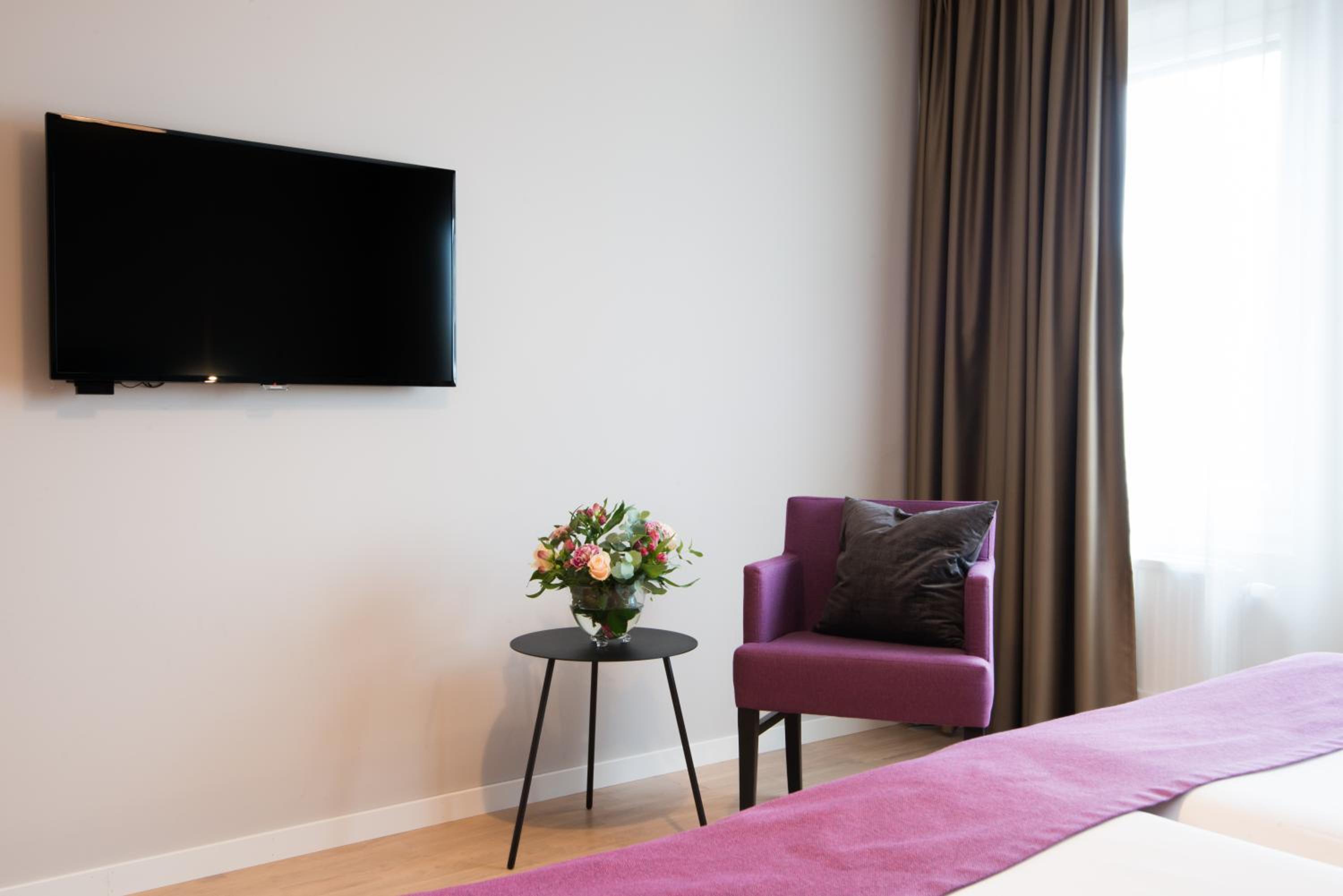 Standard Twin Room - Photo 3