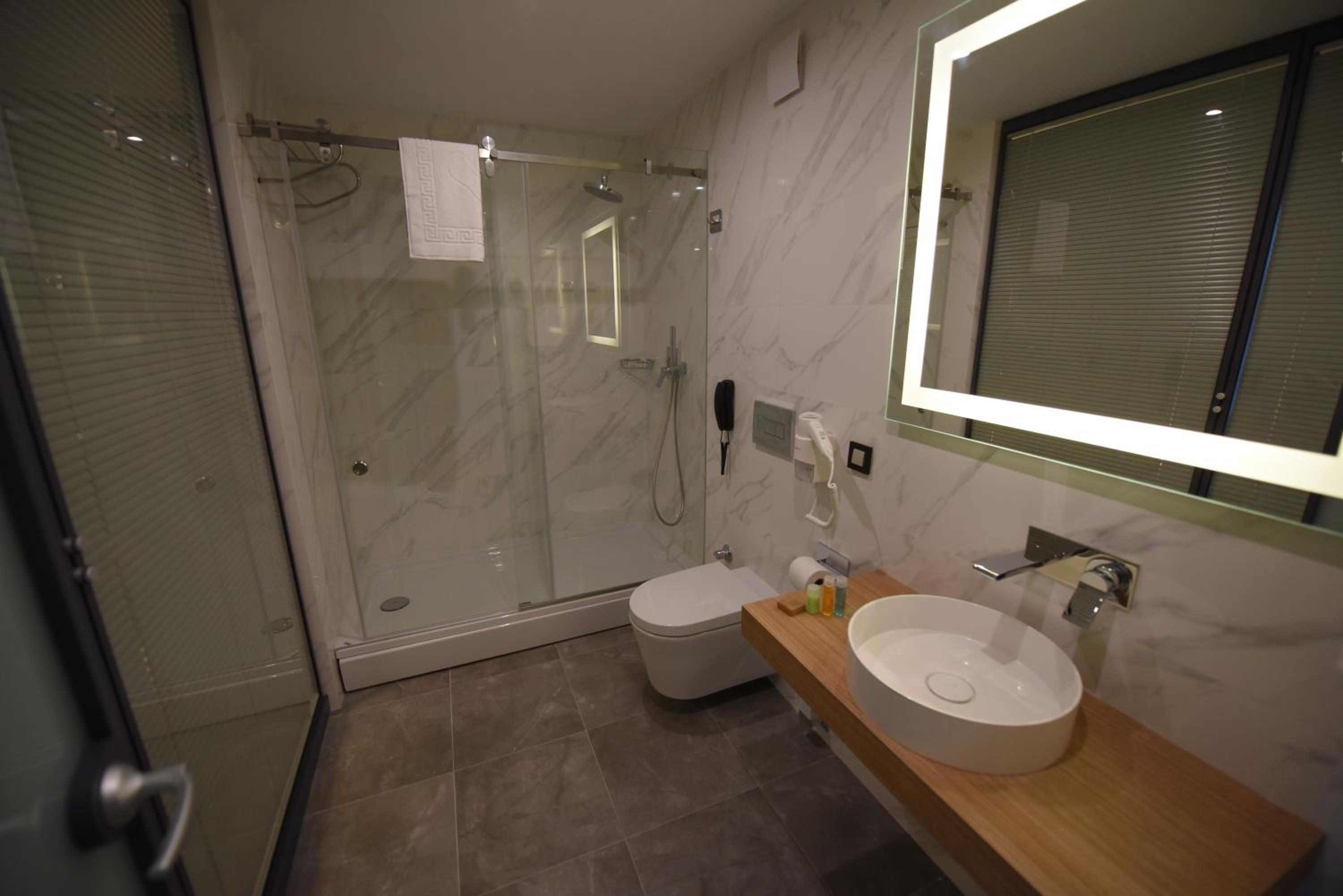 Deluxe Triple Room photo 3