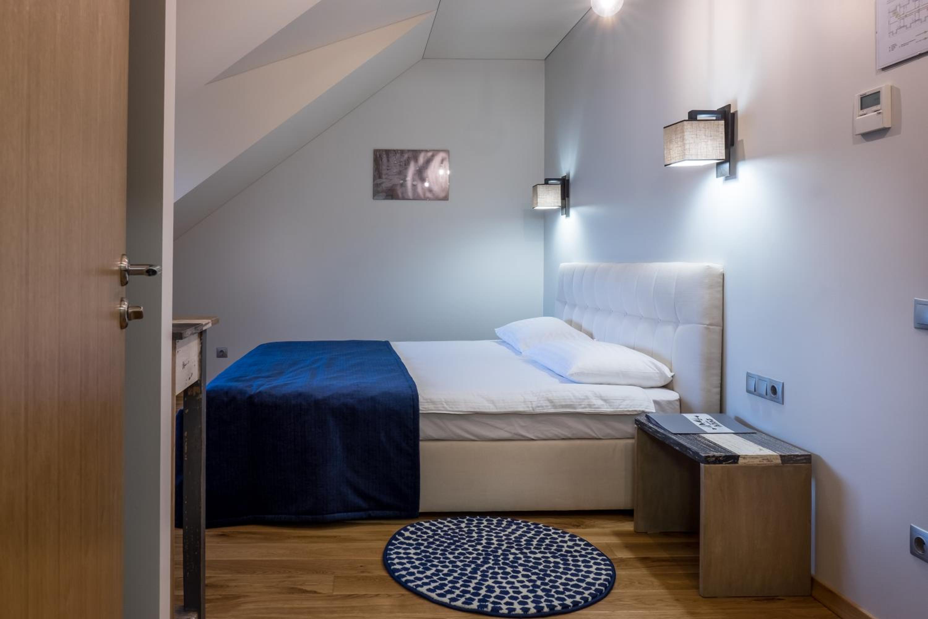 Large Single Room photo 1