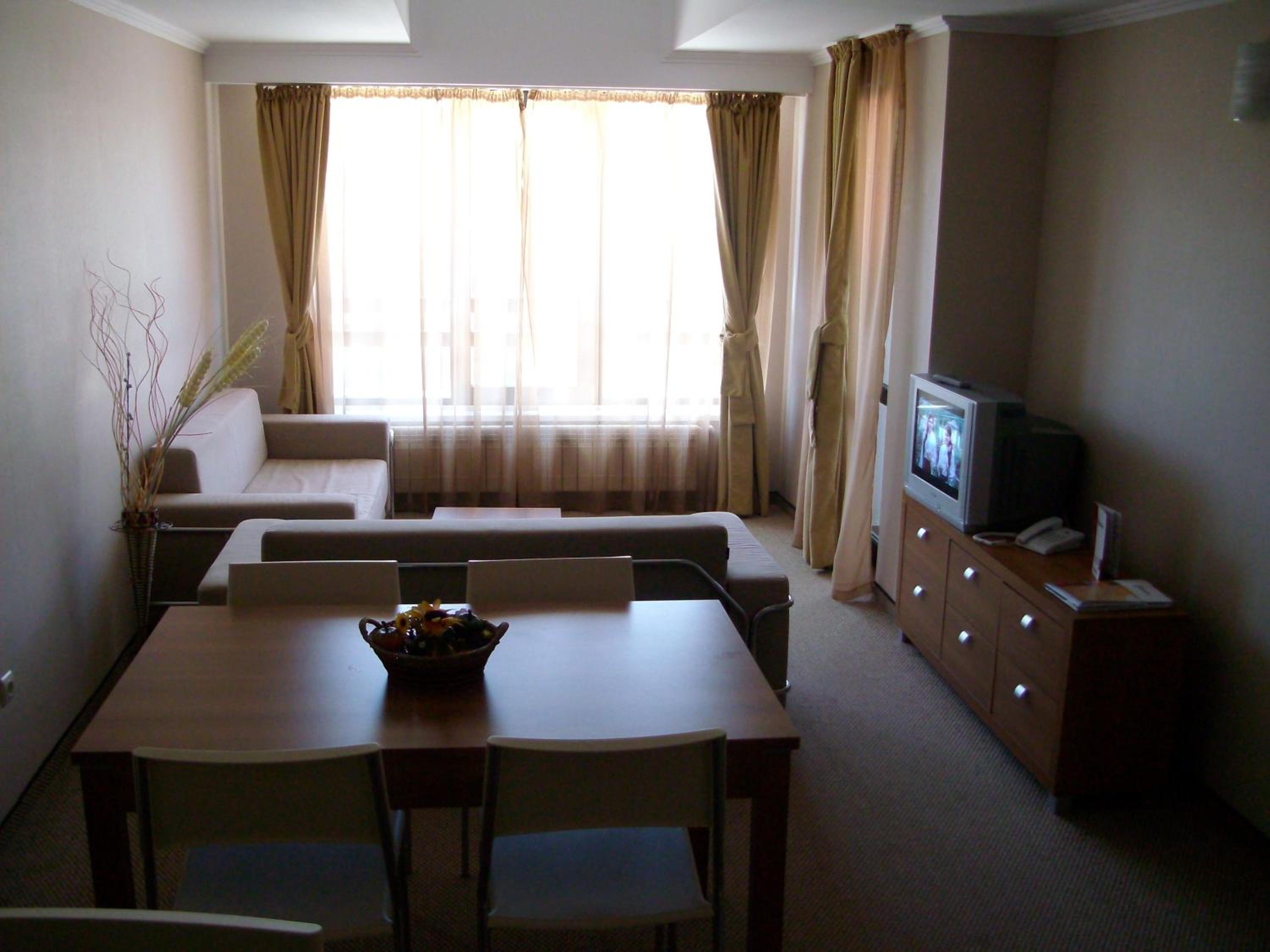 Spacious One-Bedroom Apartment (4 Adults) photo 1