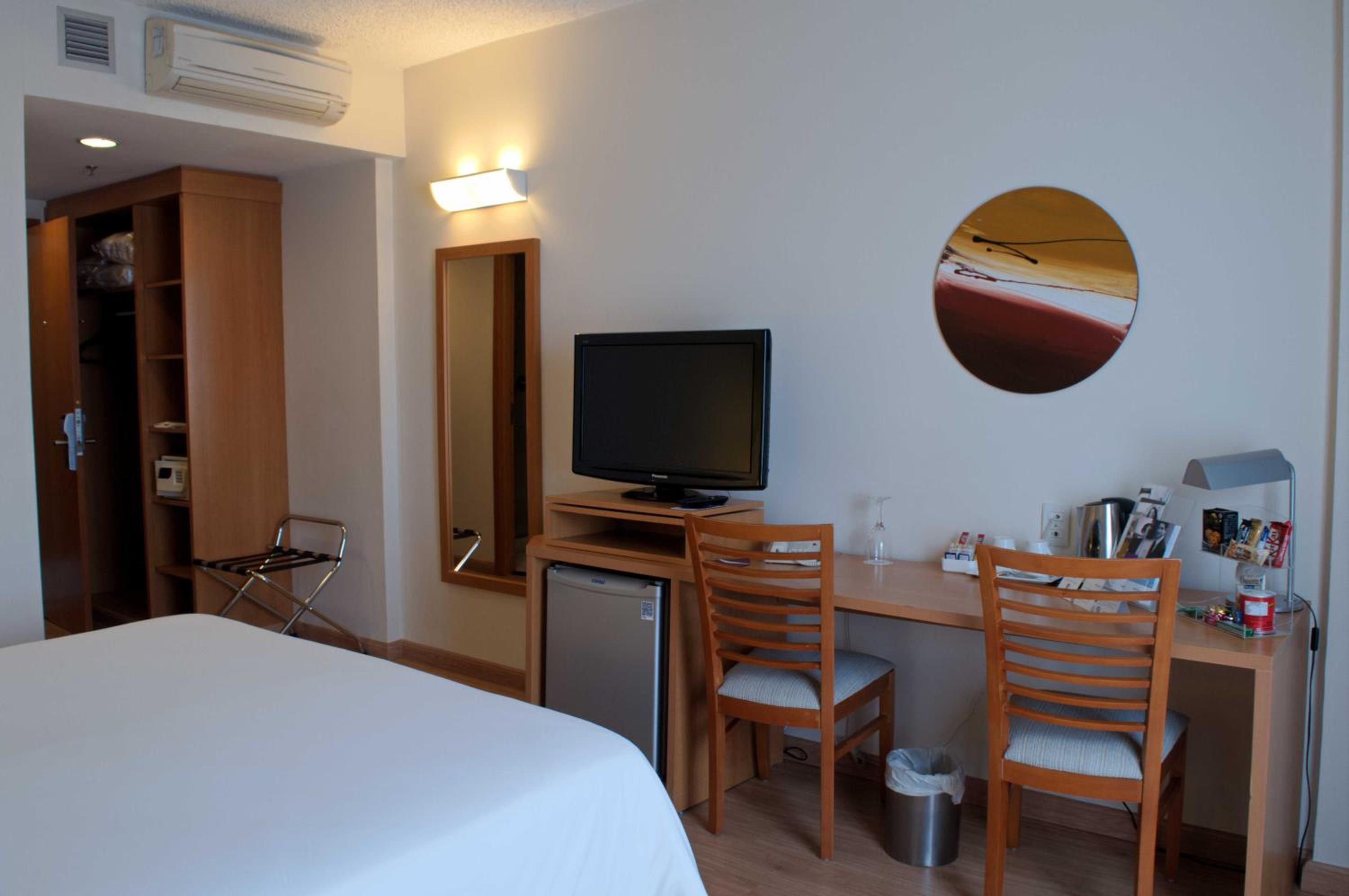 Superior King Room - Photo 3