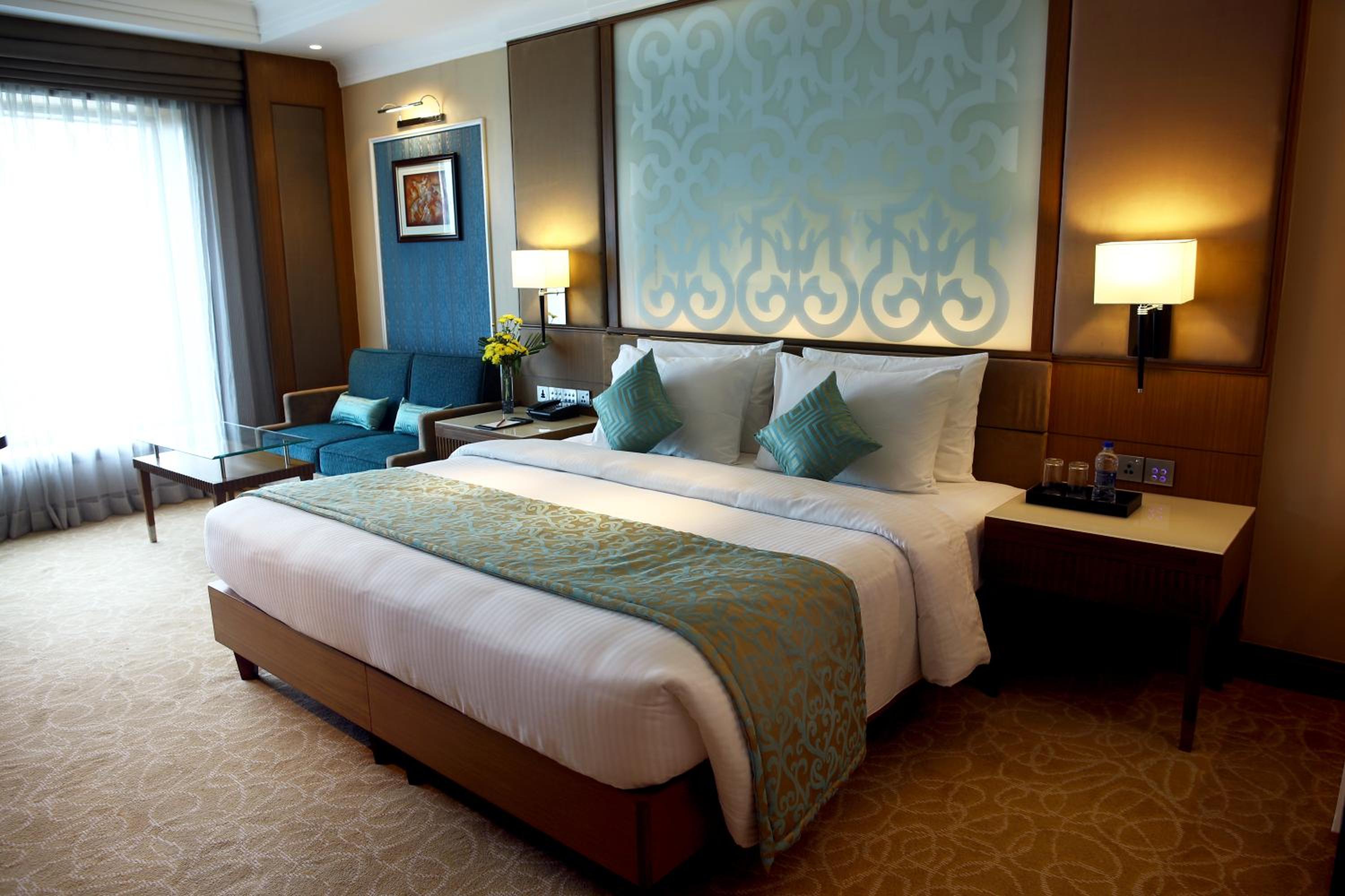 Premium King Room photo 3