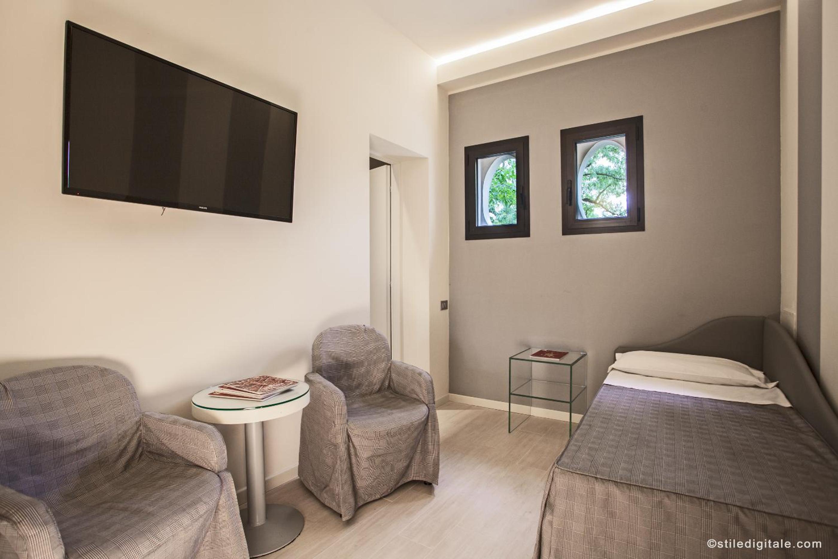 Suite - Photo 2