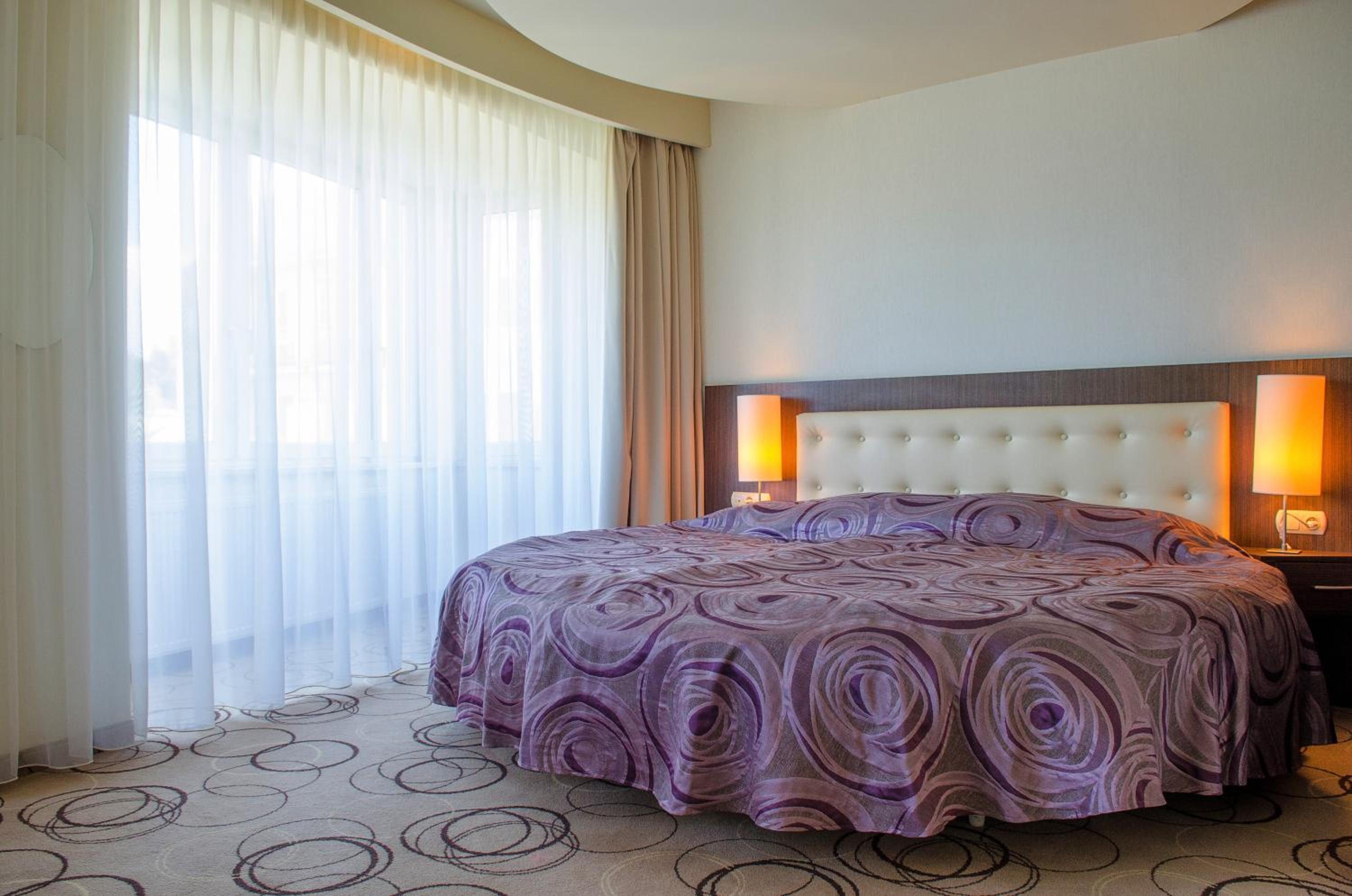 Suite - Photo 2