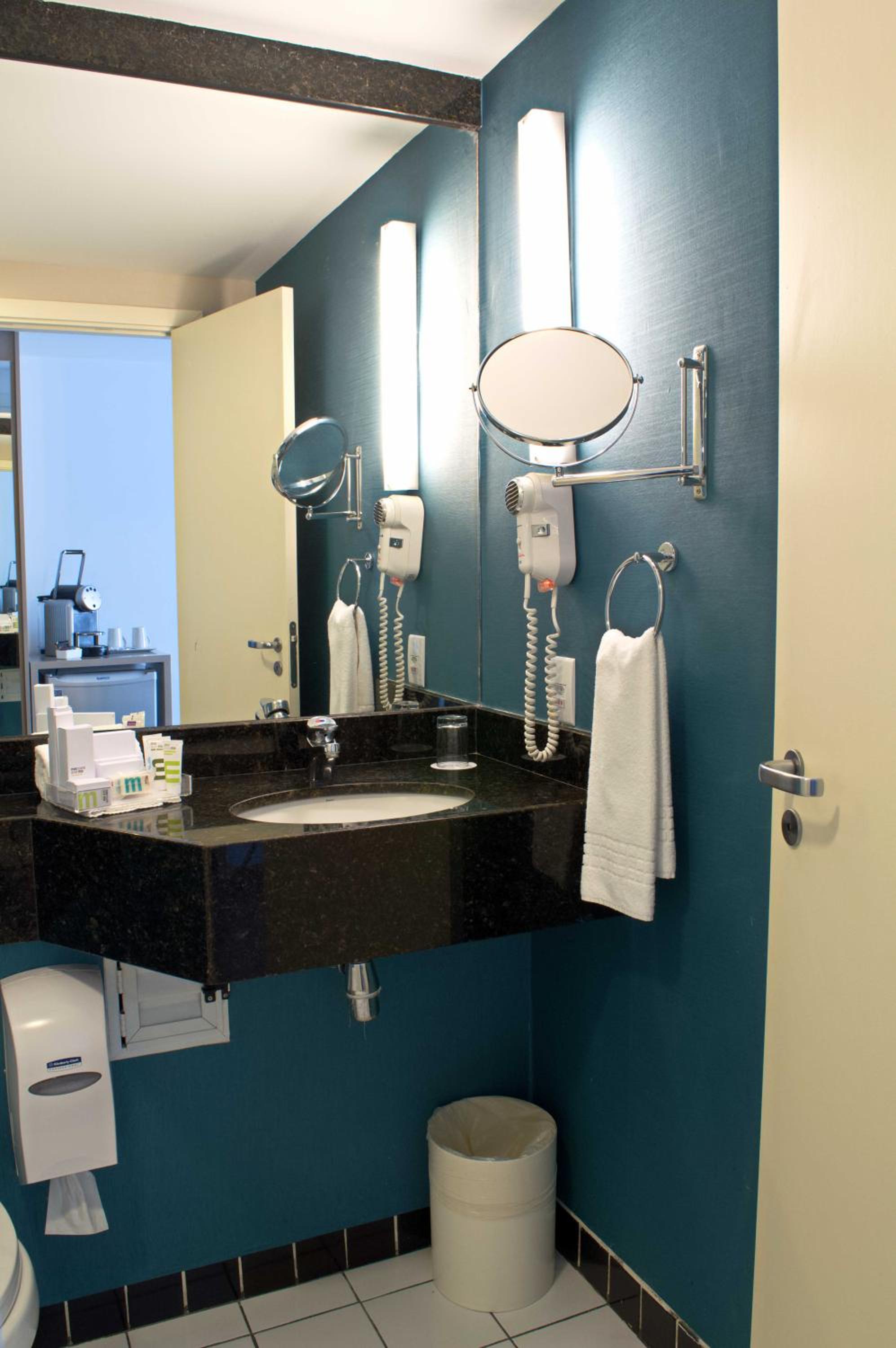 Superior King Room - Executive Floor - Photo 10