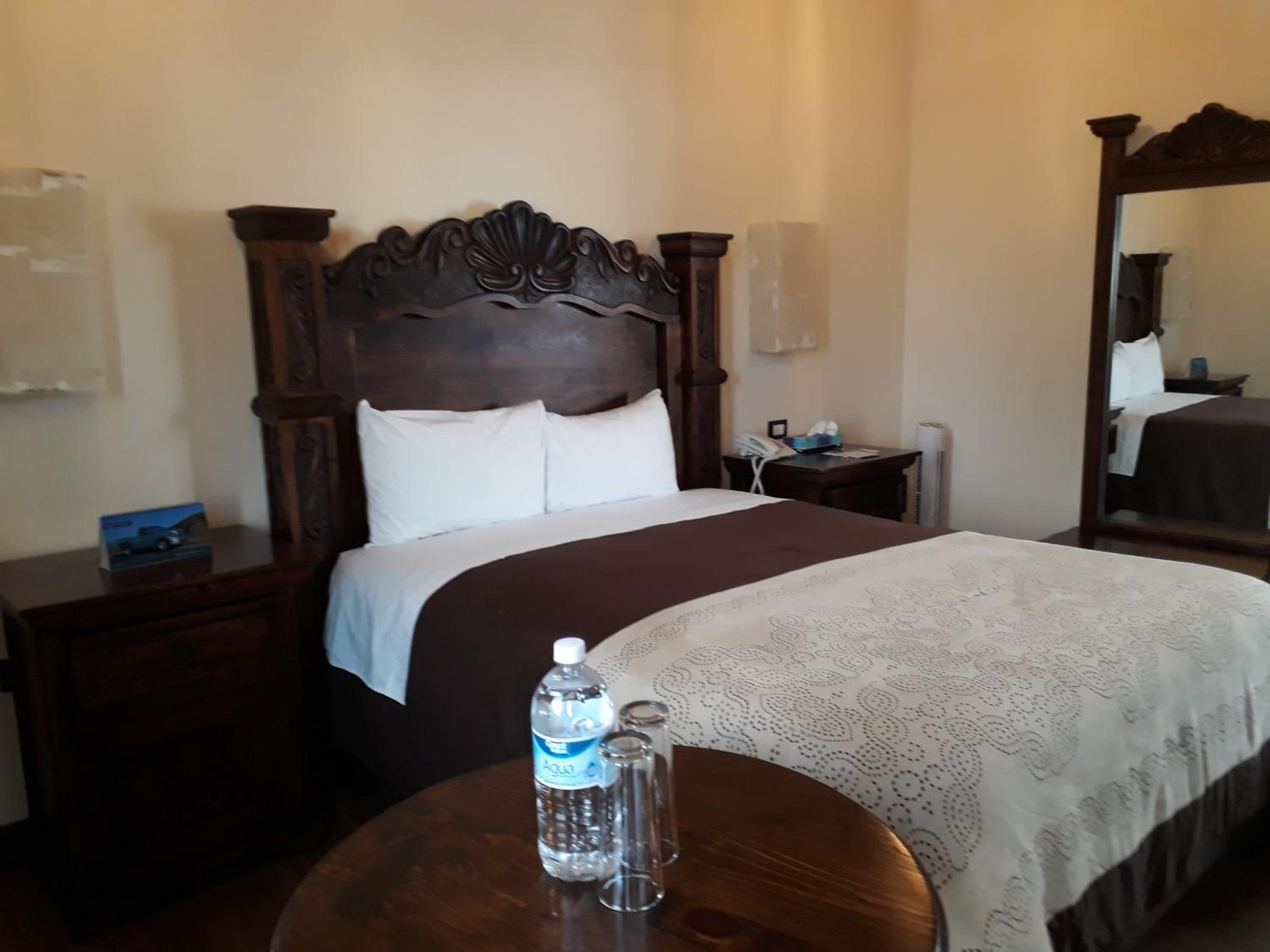 Queen Room photo 3