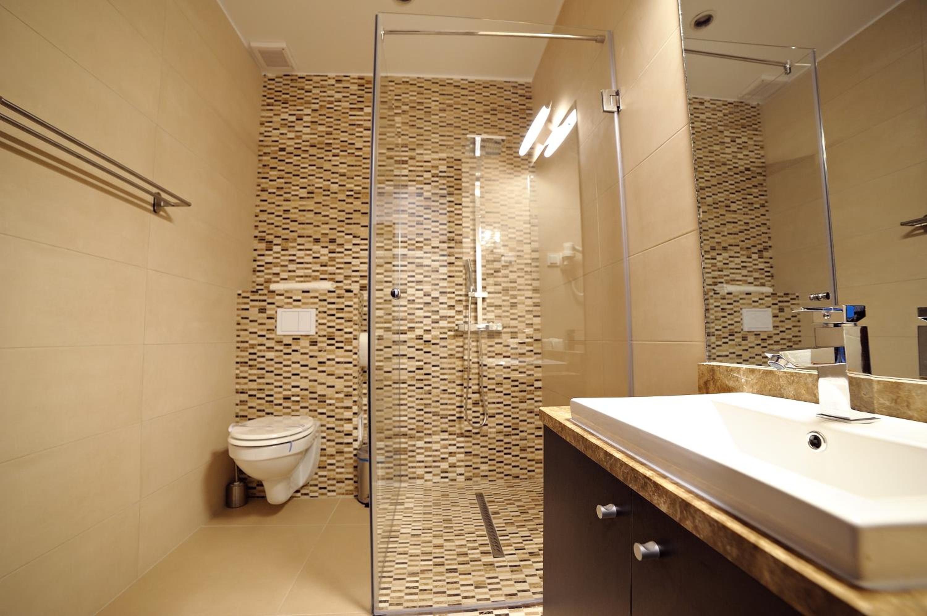 Large Double Room - Photo 16