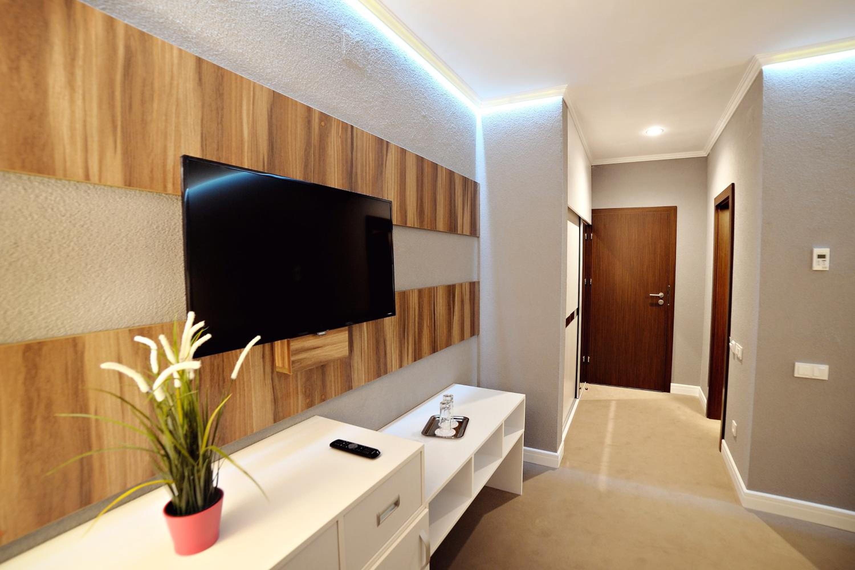 Large Double Room - Photo 13