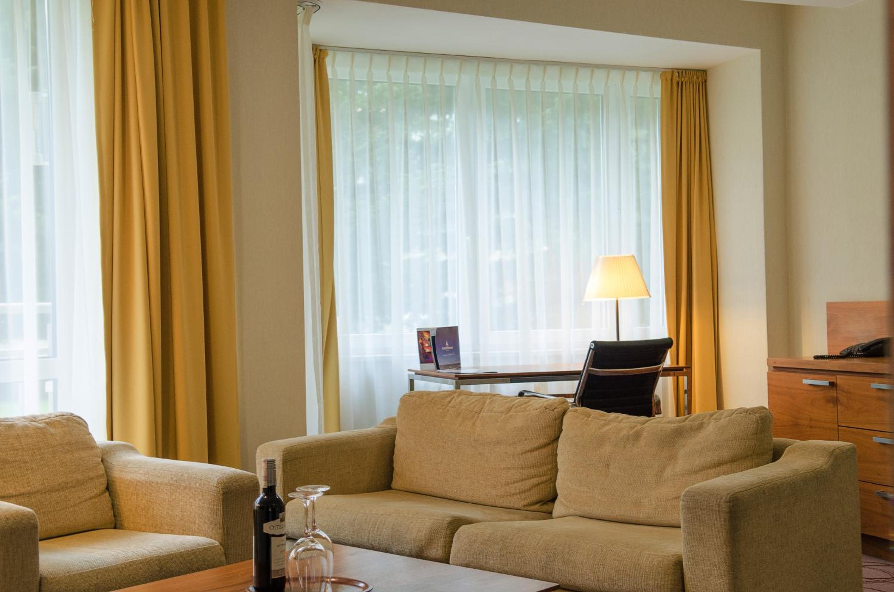 Executive Room - Photo 3