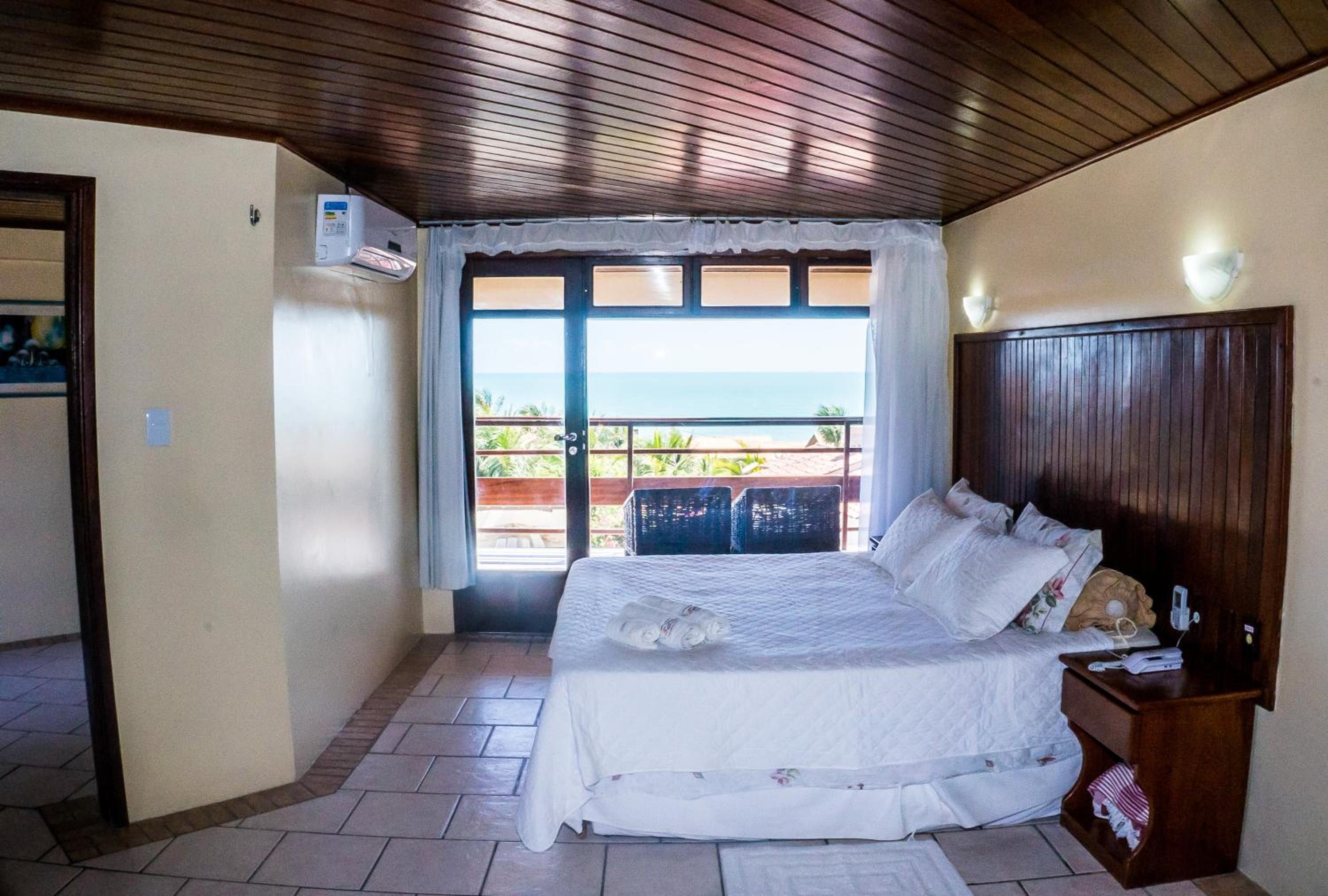 Deluxe Suite with Spa Bath photo 3