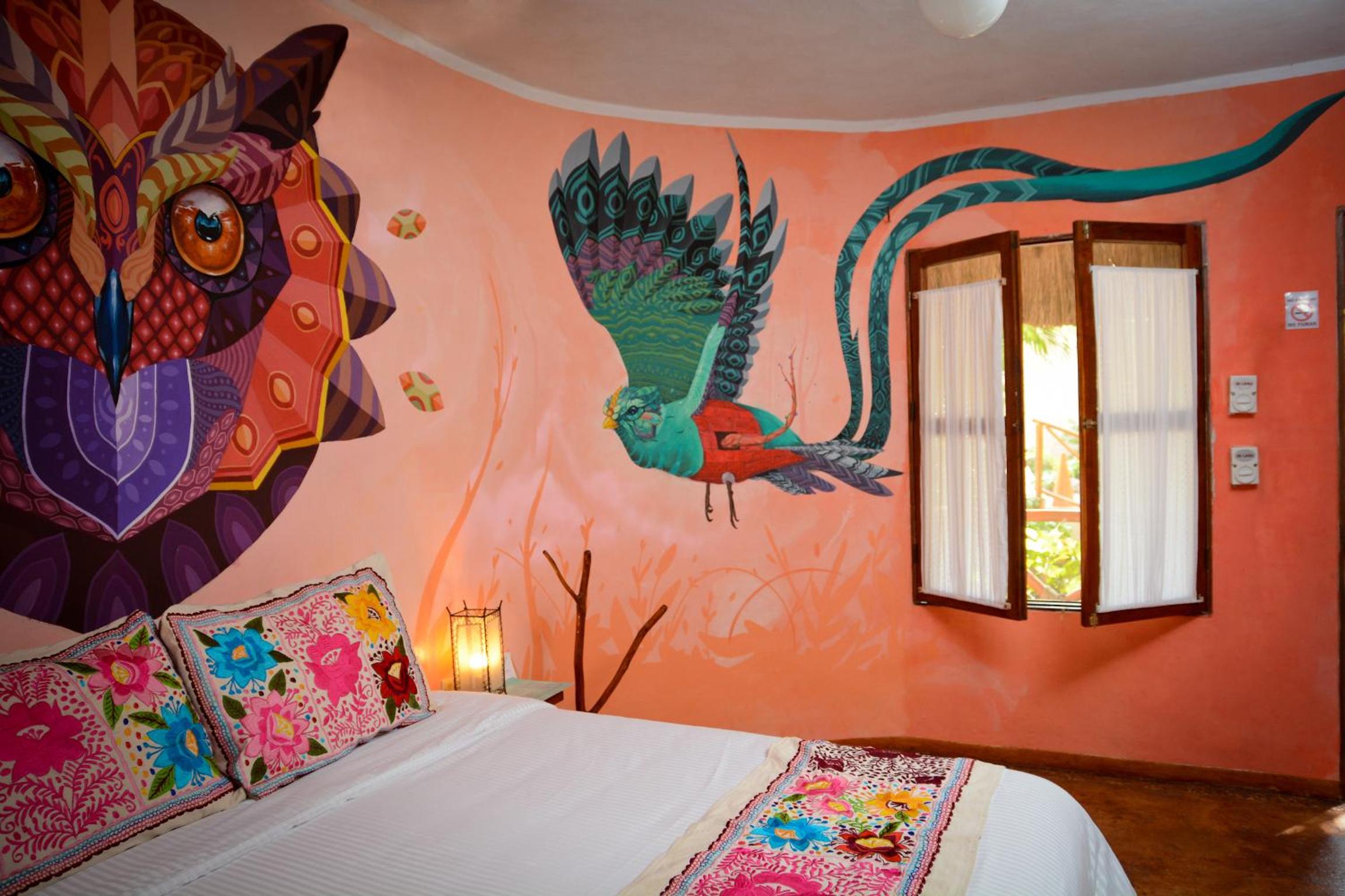 Queen Room with Two Queen Beds photo 2