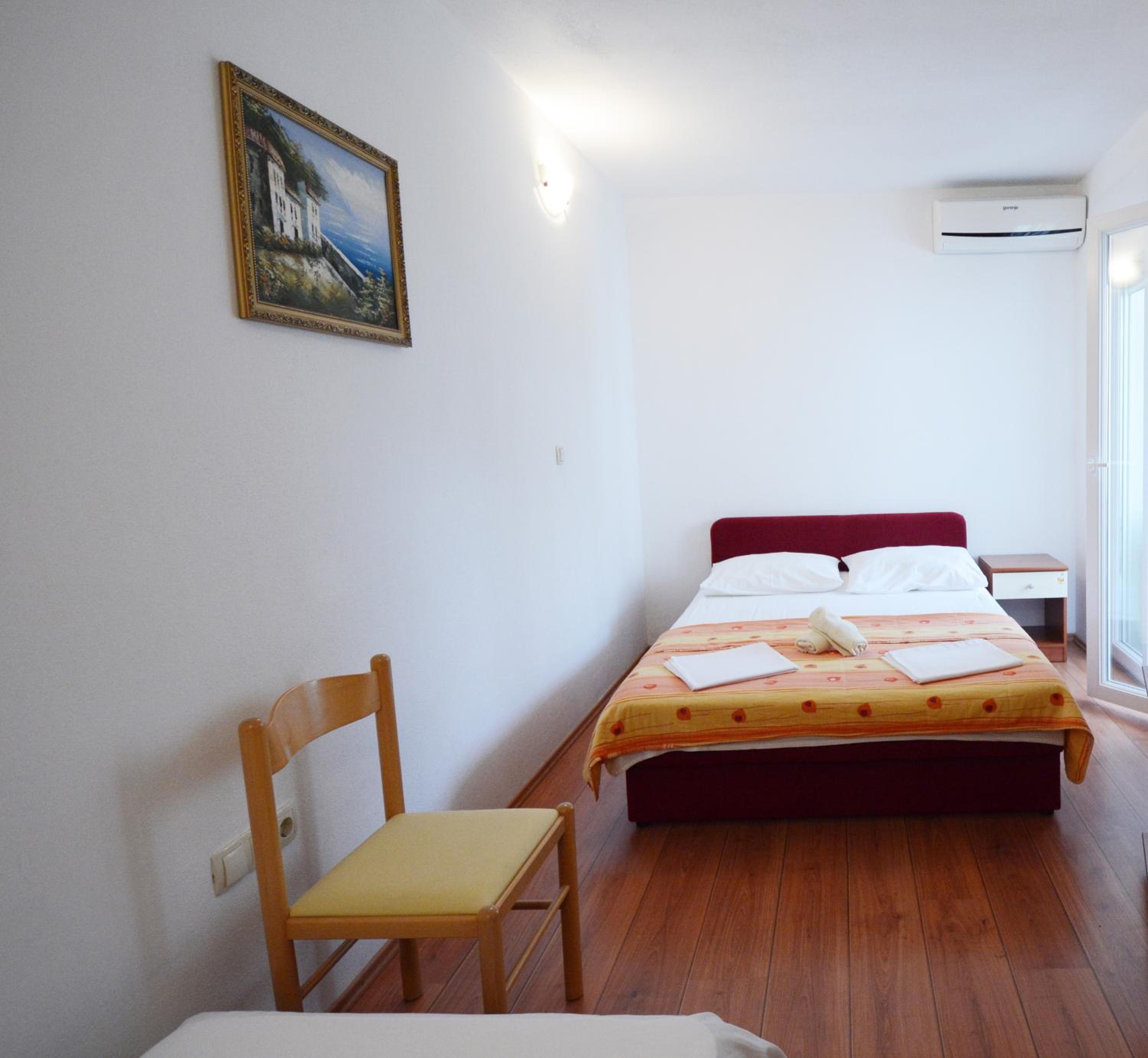 Two-Bedroom Apartment with Mountain View photo 1
