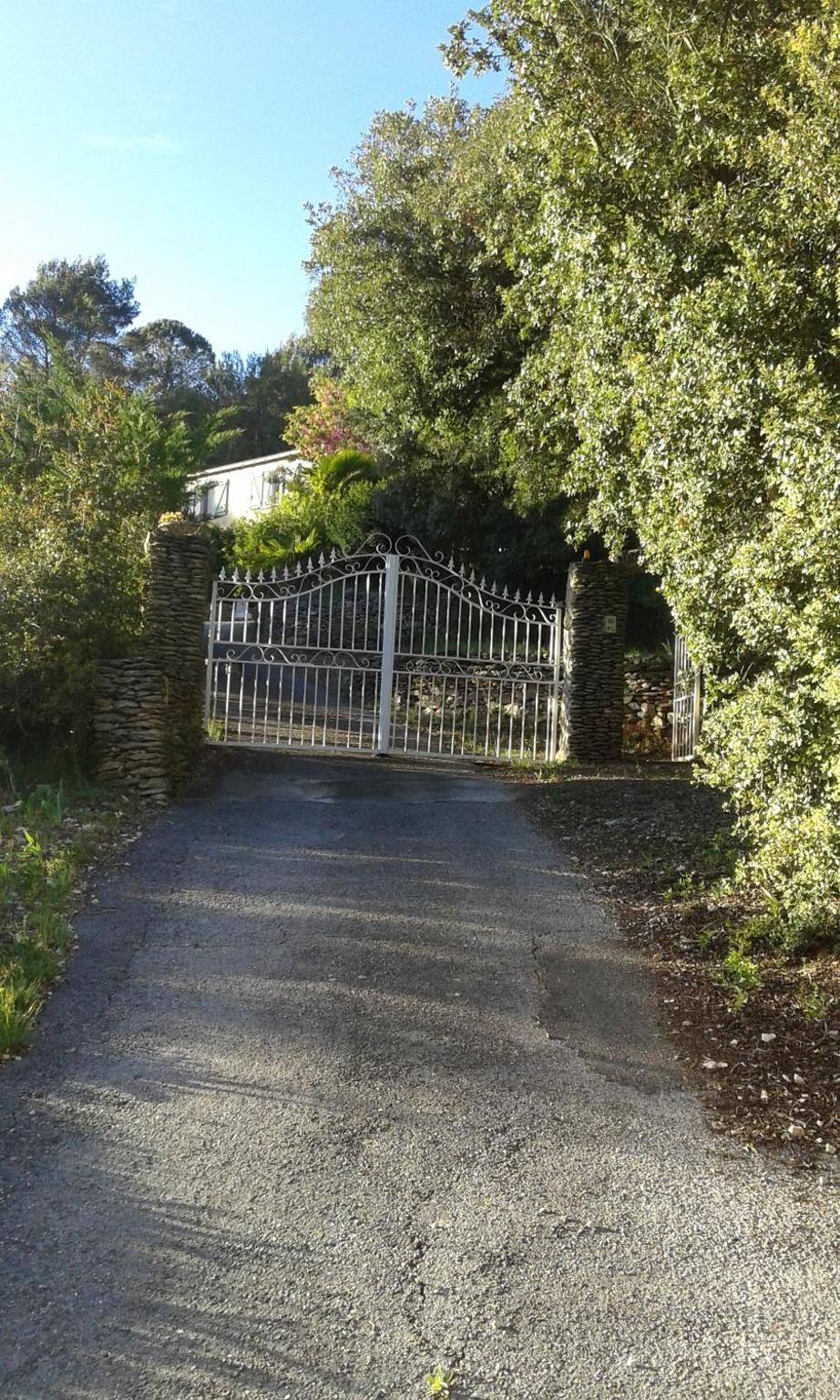 One-Bedroom House - Photo 6