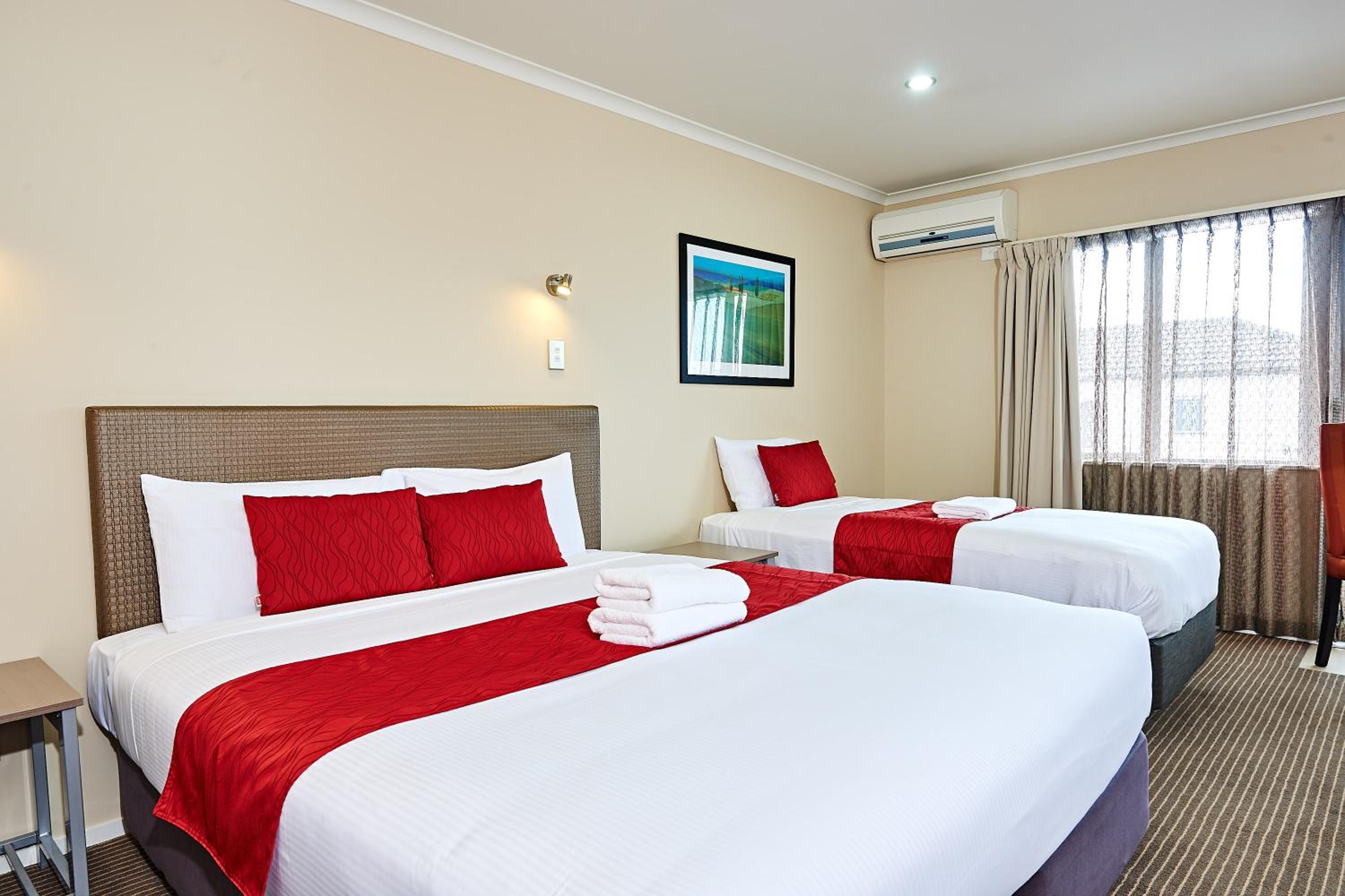 Deluxe Studio with Spa Bath - Photo 1
