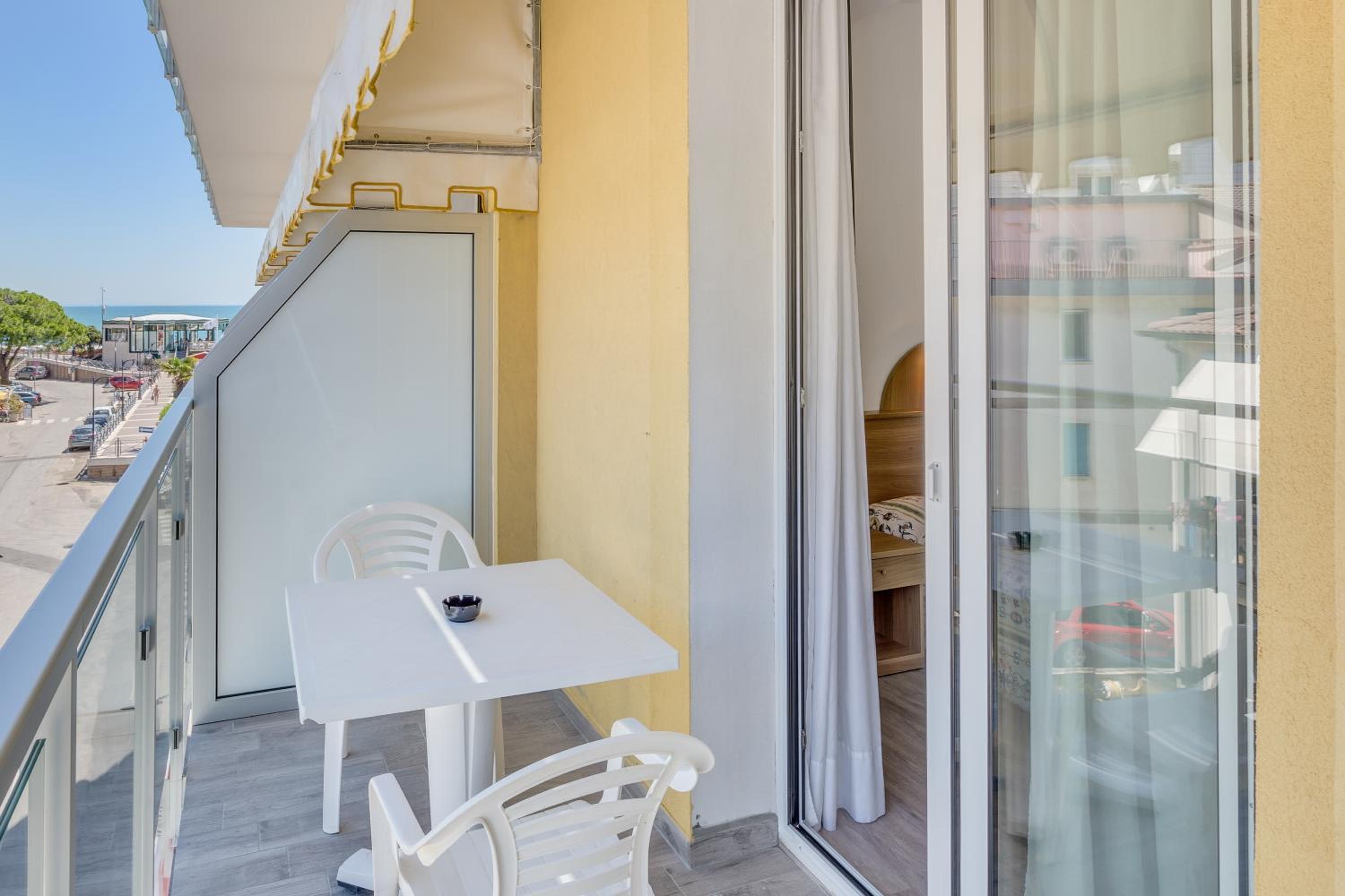 Family Room with Balcony - Photo 5