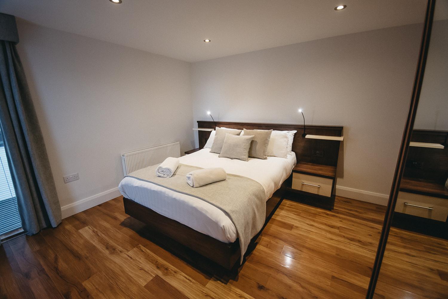 Five-Bedroom House photo 1