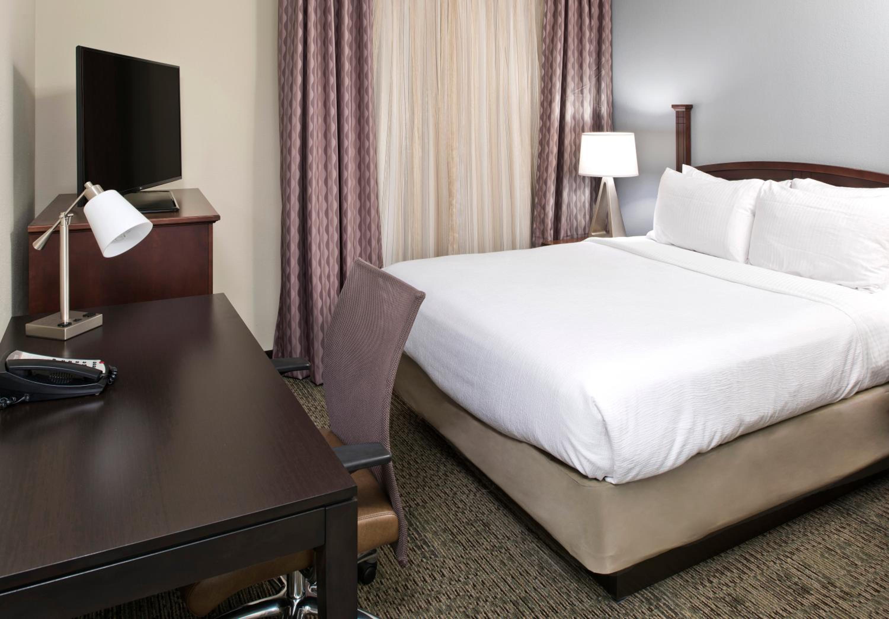 Two-Bedroom Suite with Oner King Bed and One Queen Bed - Photo 6