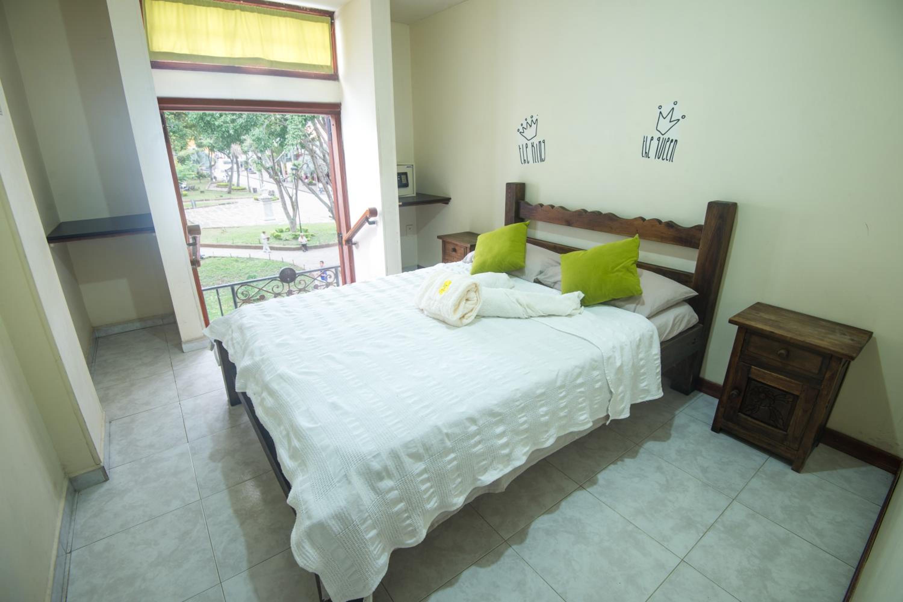 Double Room with Shared Bathroom photo 3