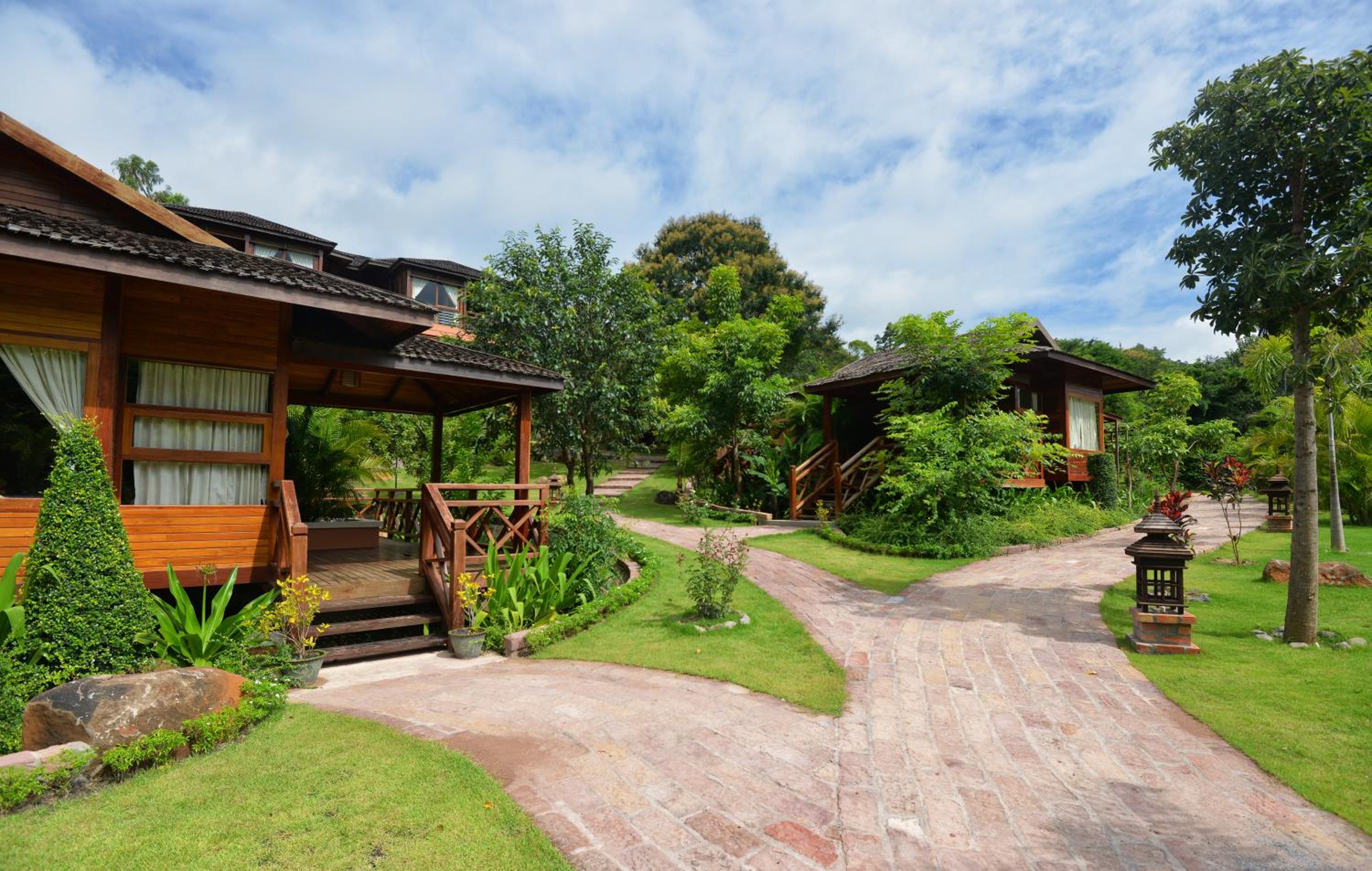 Villa - Photo 2