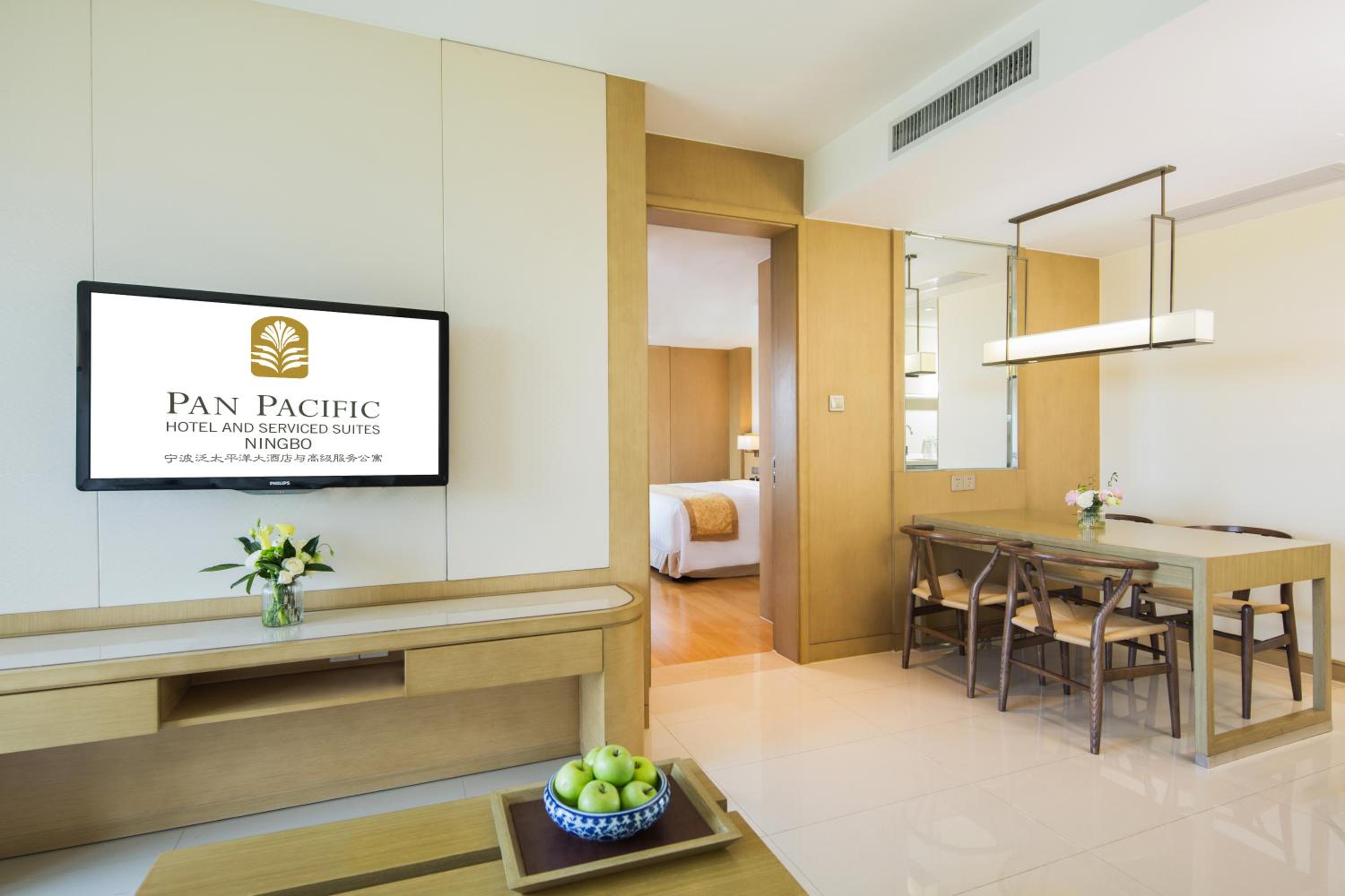 One-Bedroom Suite(Reserve at least one week in advance to enjoy two complimentary daily laundry services and a discount voucher for Madr 99 restaurant) photo 1
