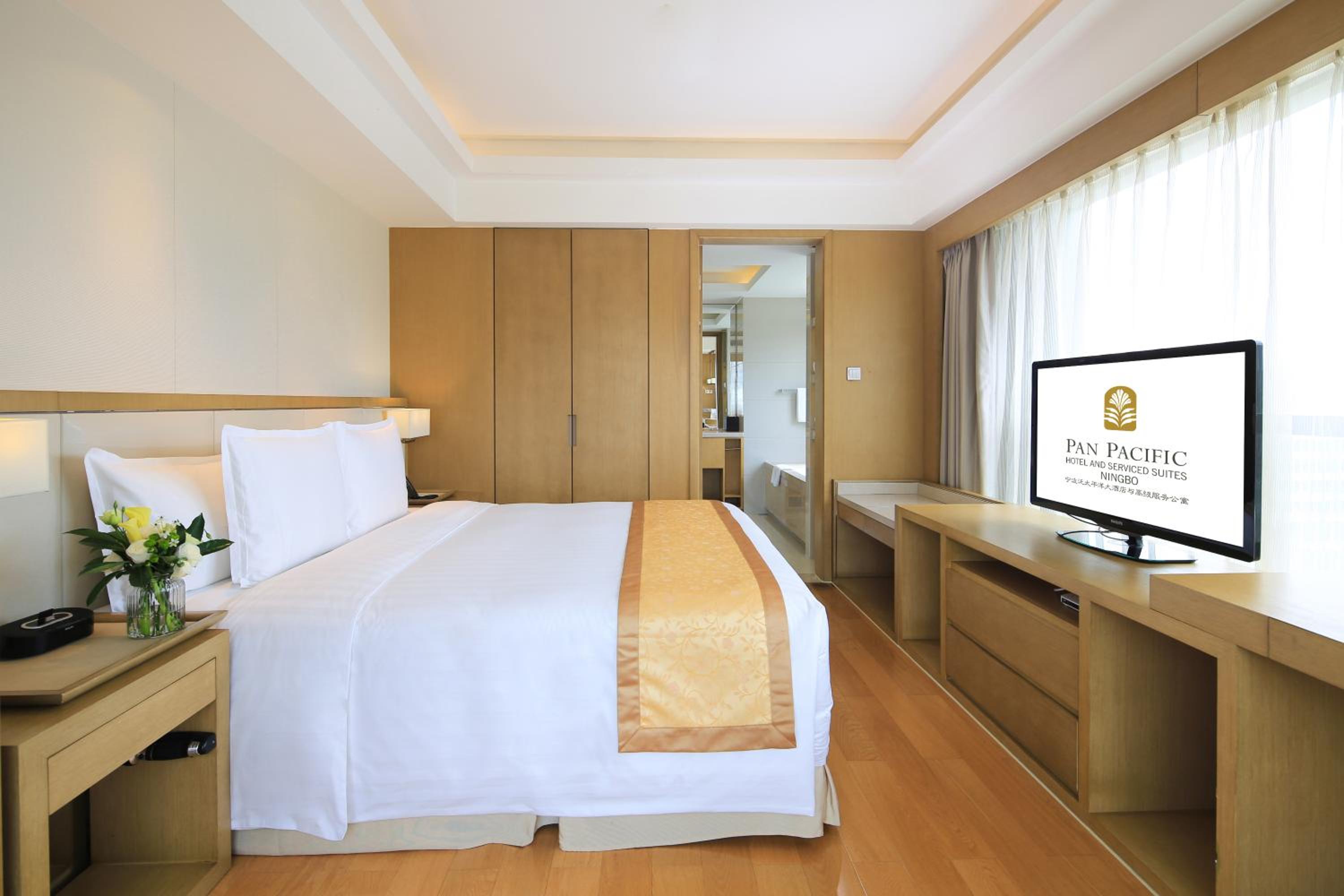 Two-Bedroom Deluxe Suite photo 3