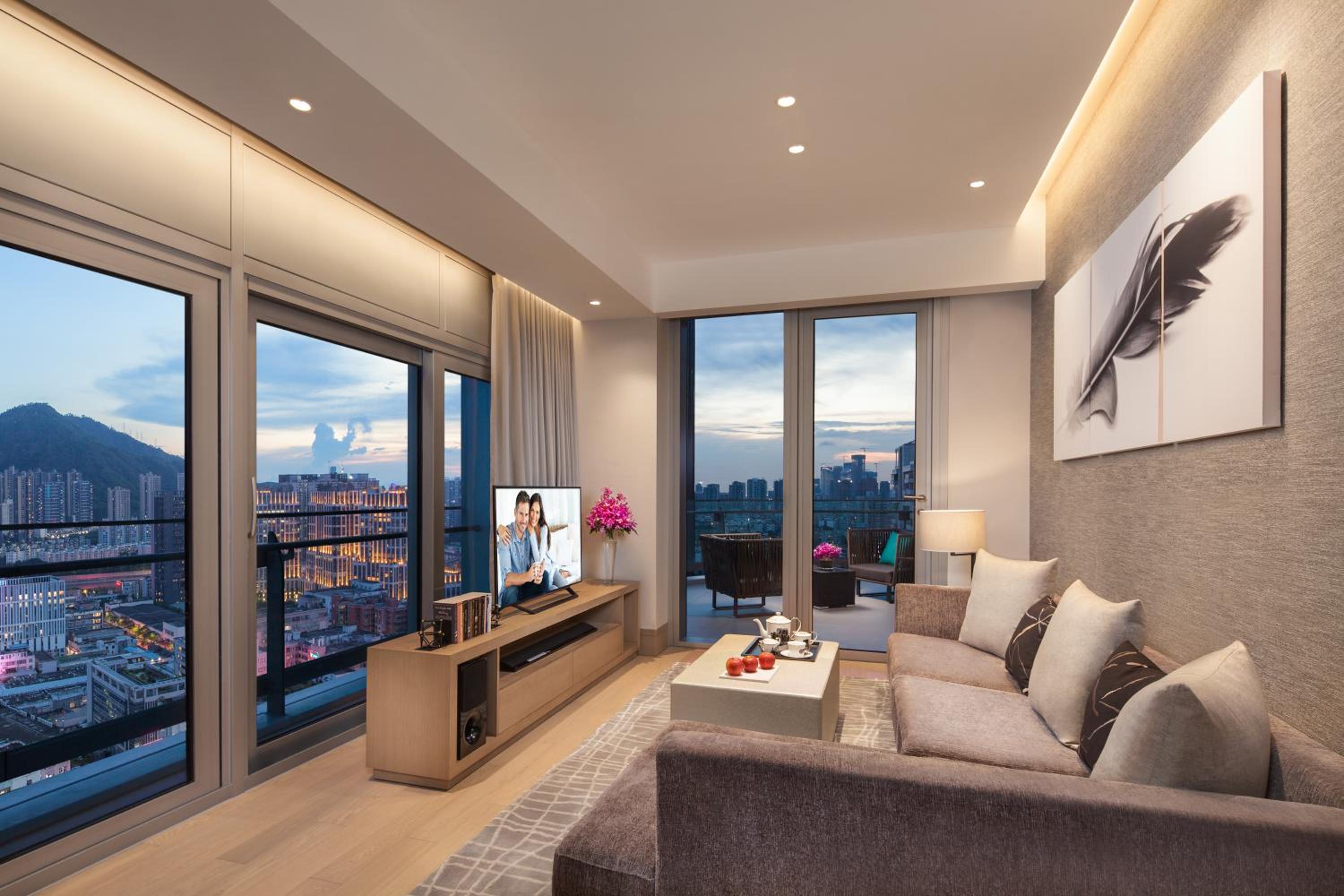 One-Bedroom Premier photo 2