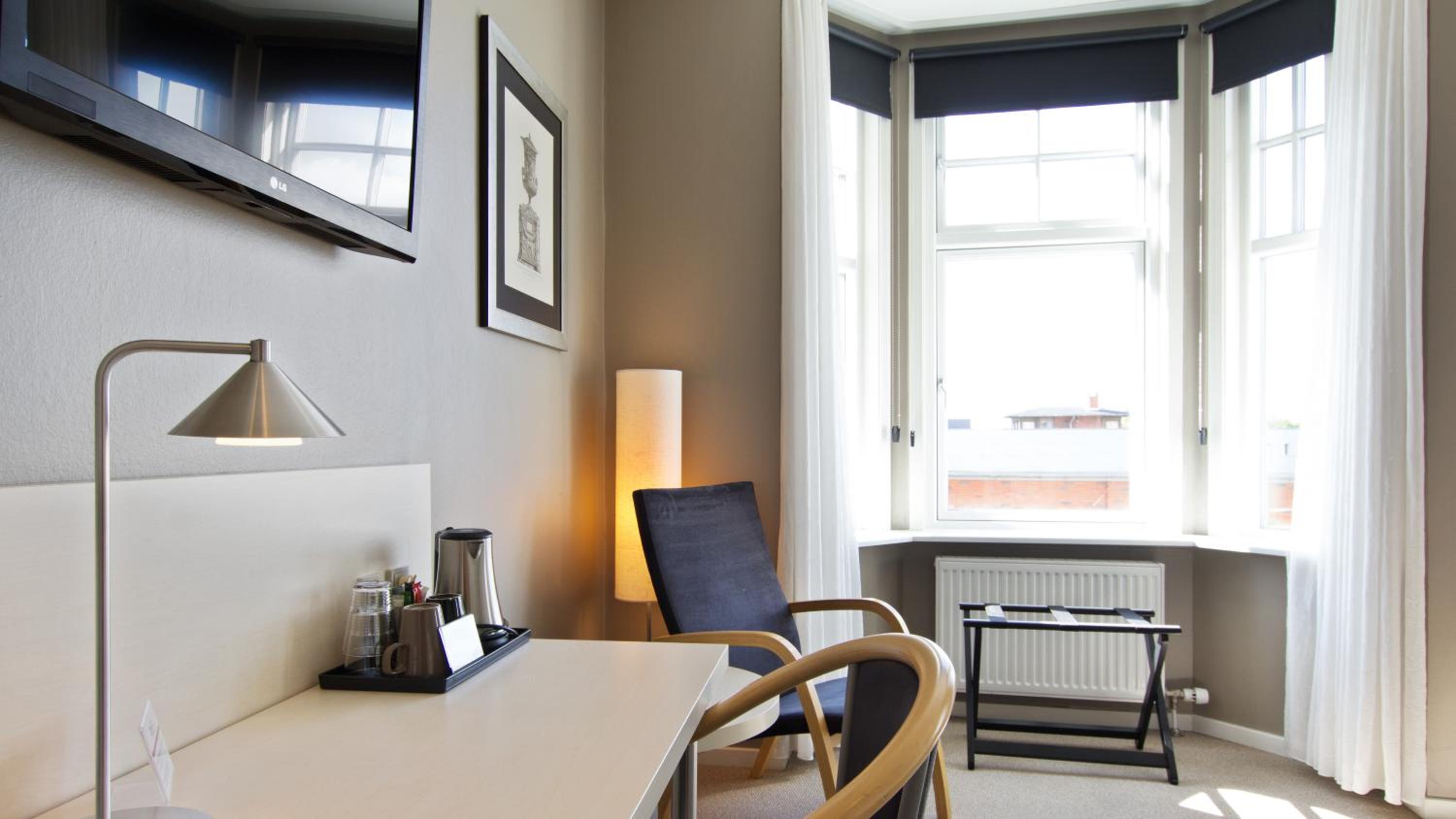 Standard Twin Room - Photo 7