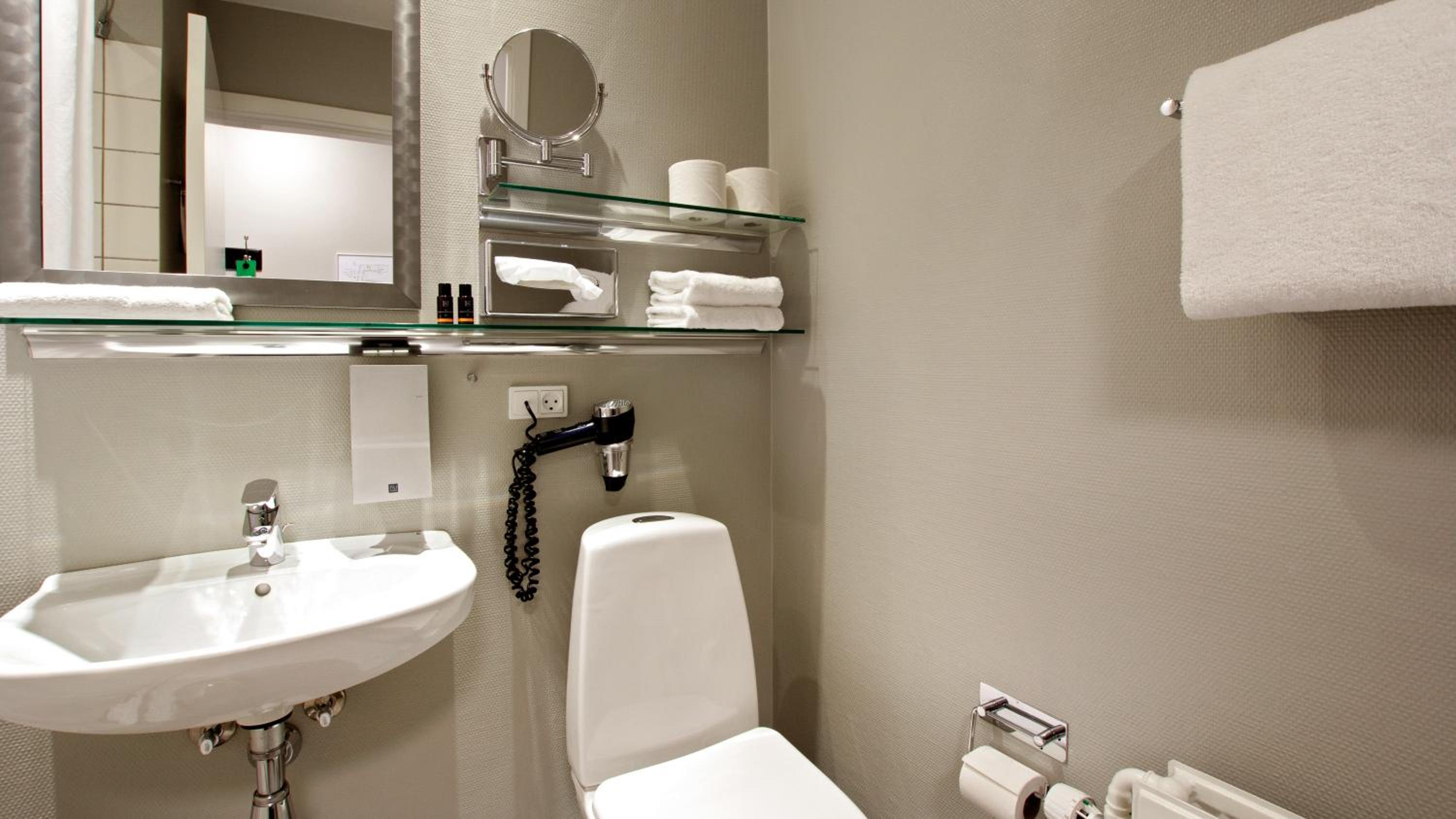 Executive King Room - Photo 6
