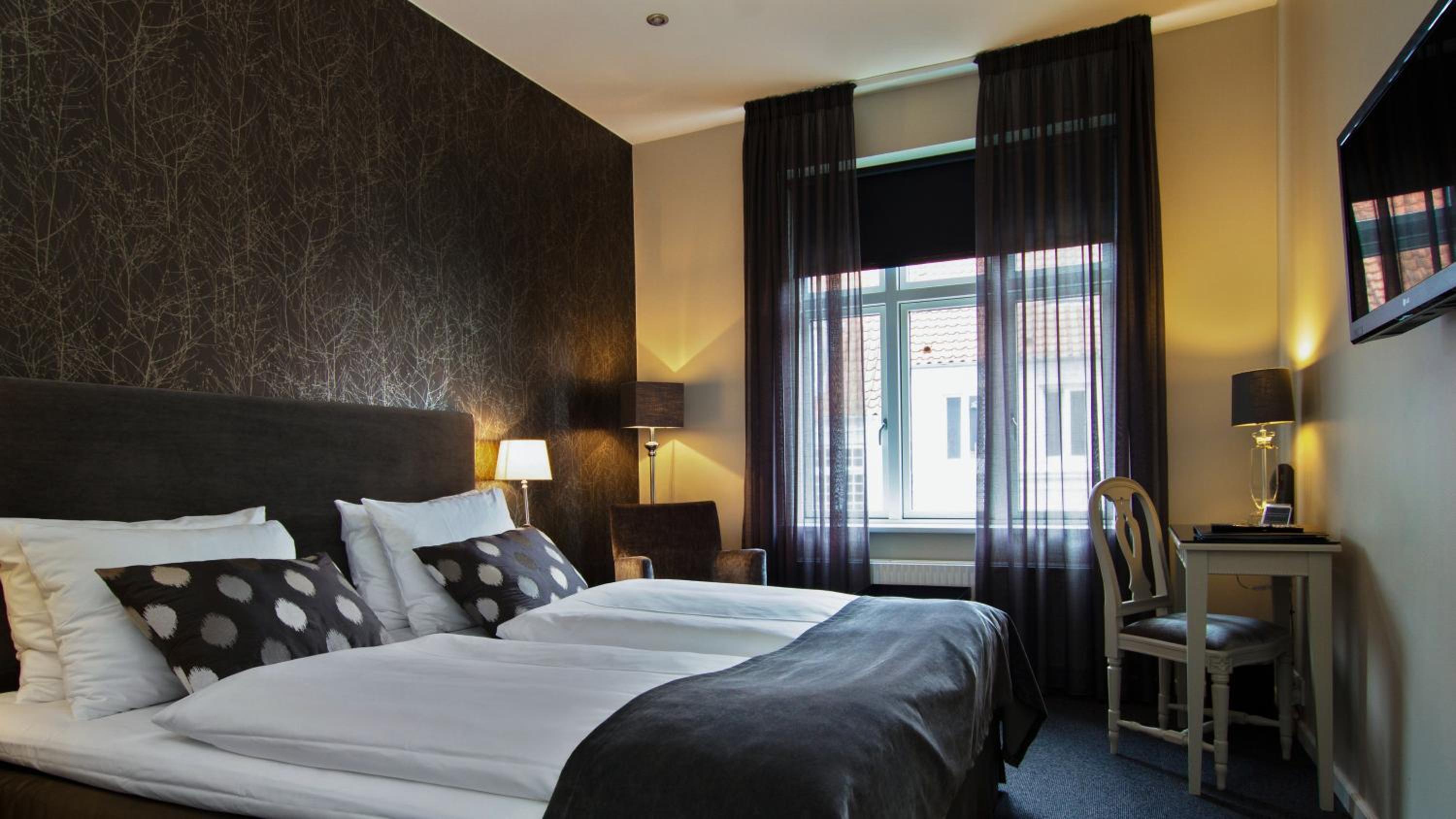 Executive Twin Room - Photo 4