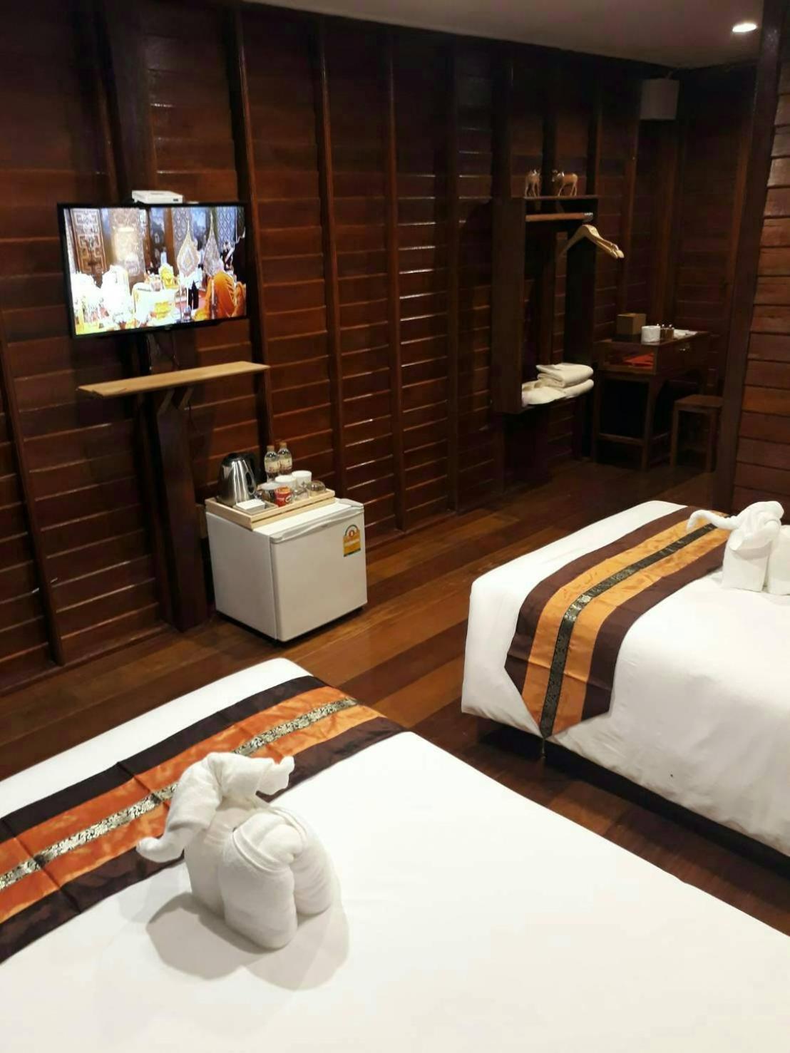 Double or Twin Room with Pool View - Photo 2