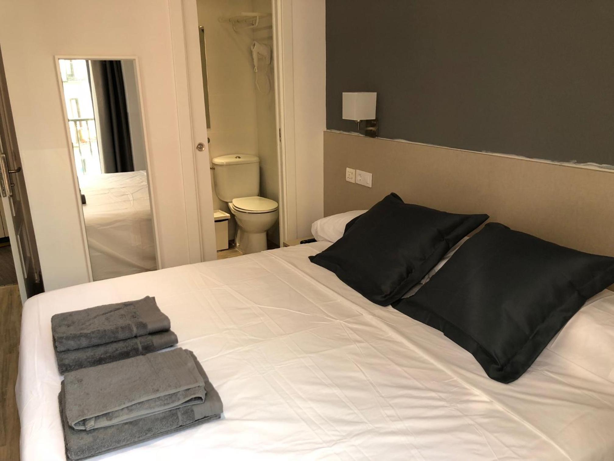 Double Room With Balcony photo 2