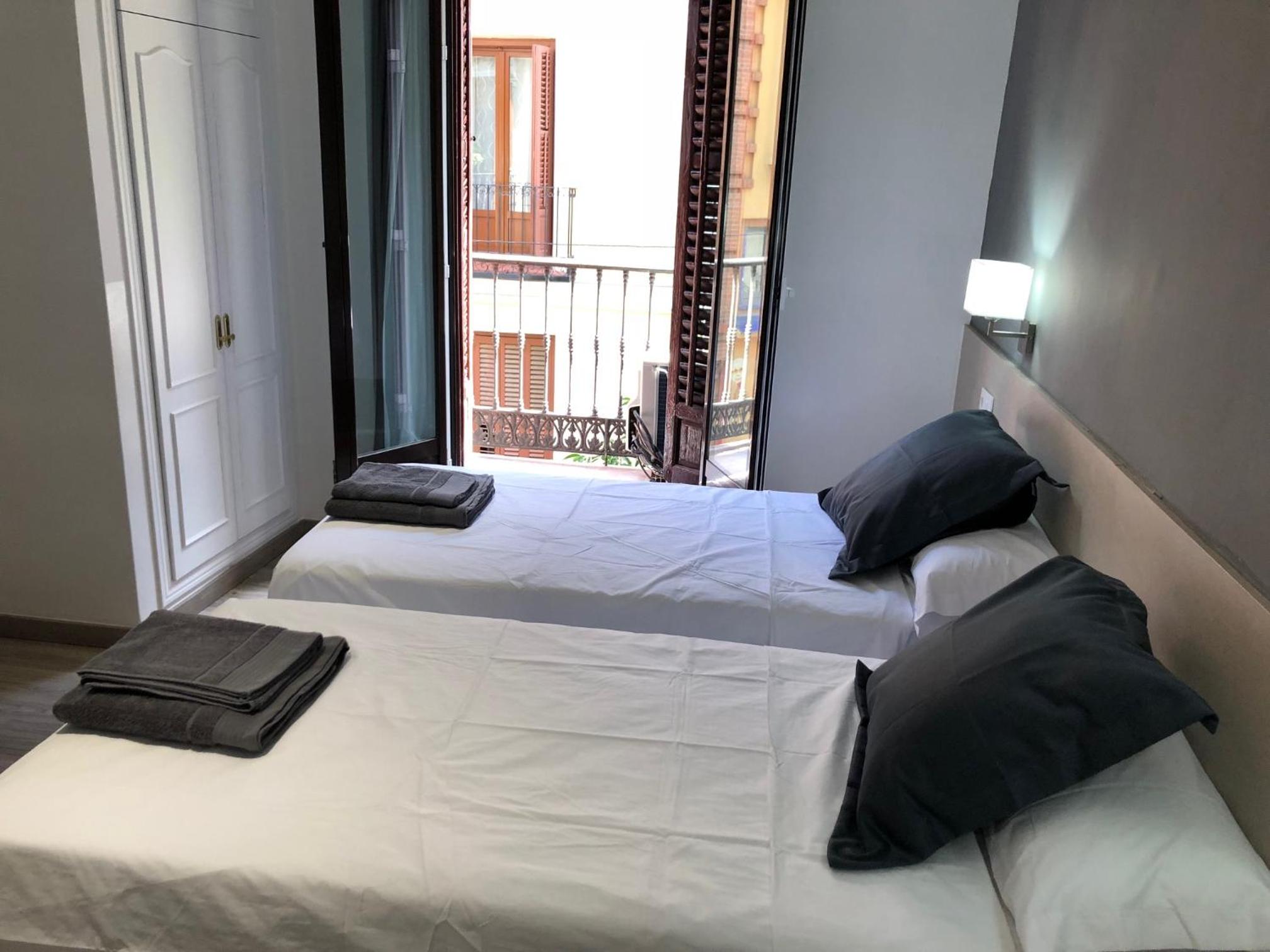 Twin Room With Balcony photo 3
