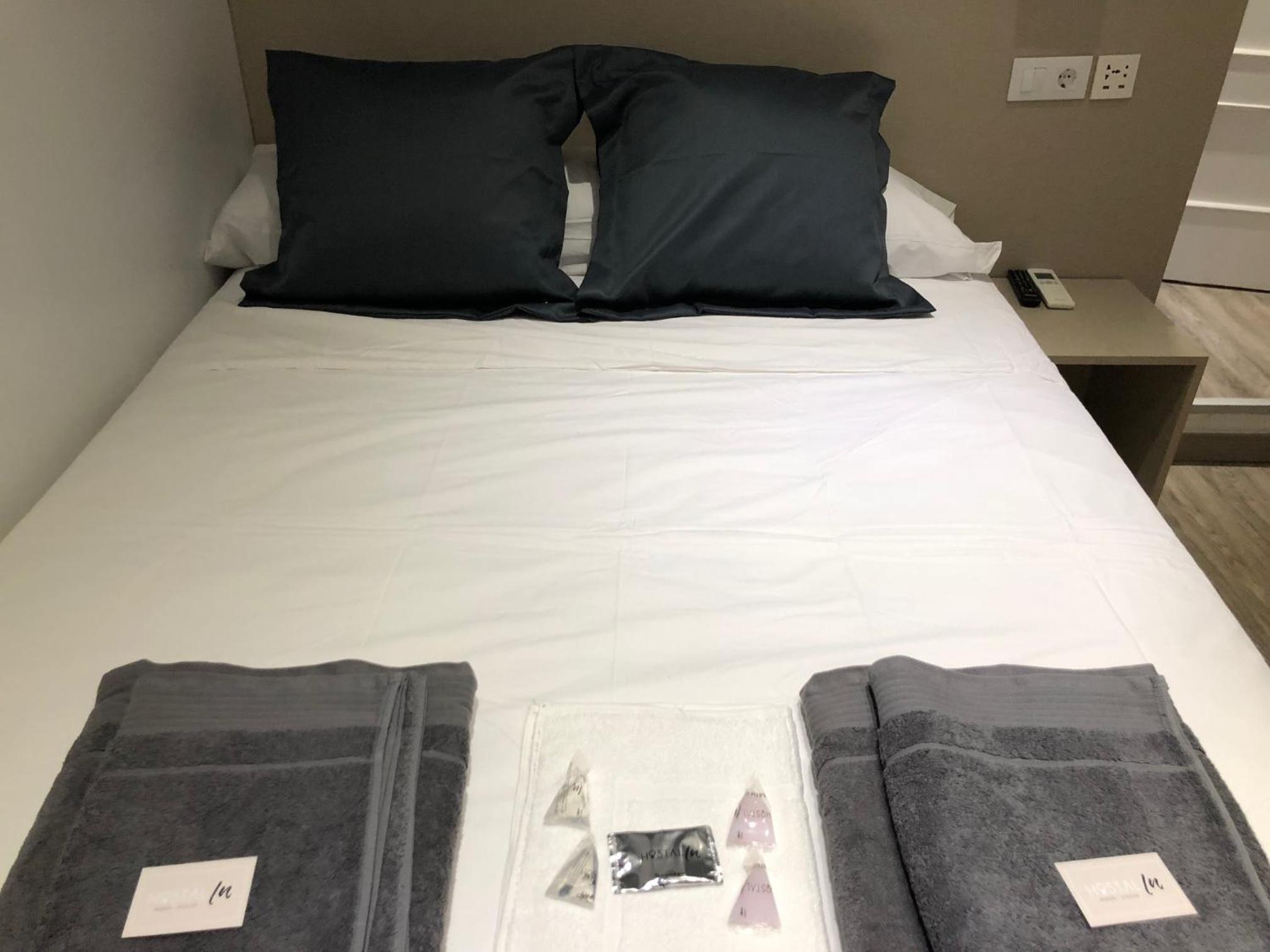 Economy Double Room Without Window photo 3