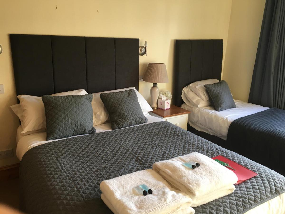 Budget Twin Room photo 2