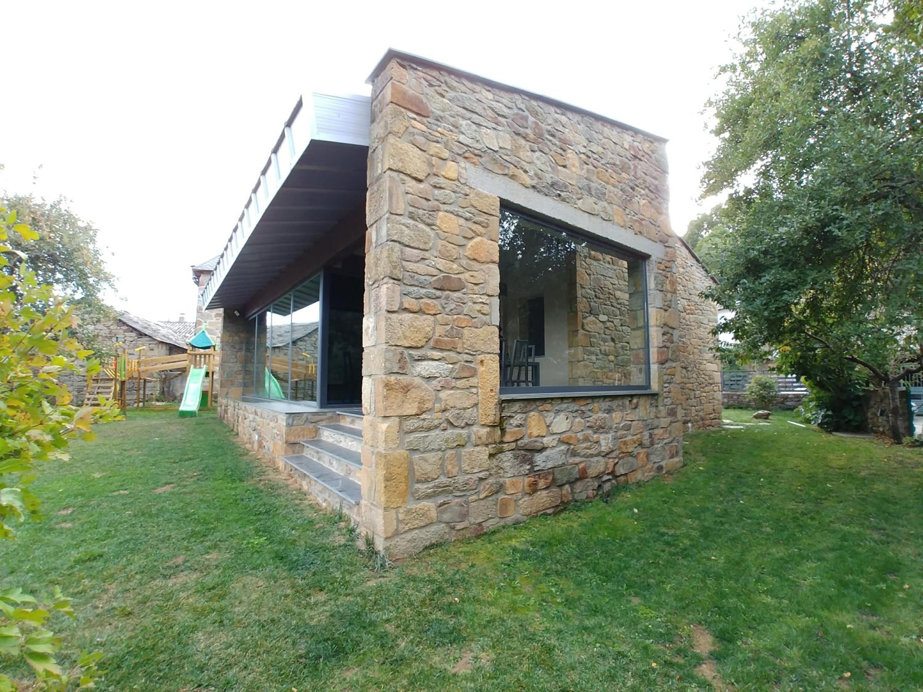Two-Bedroom House photo 3