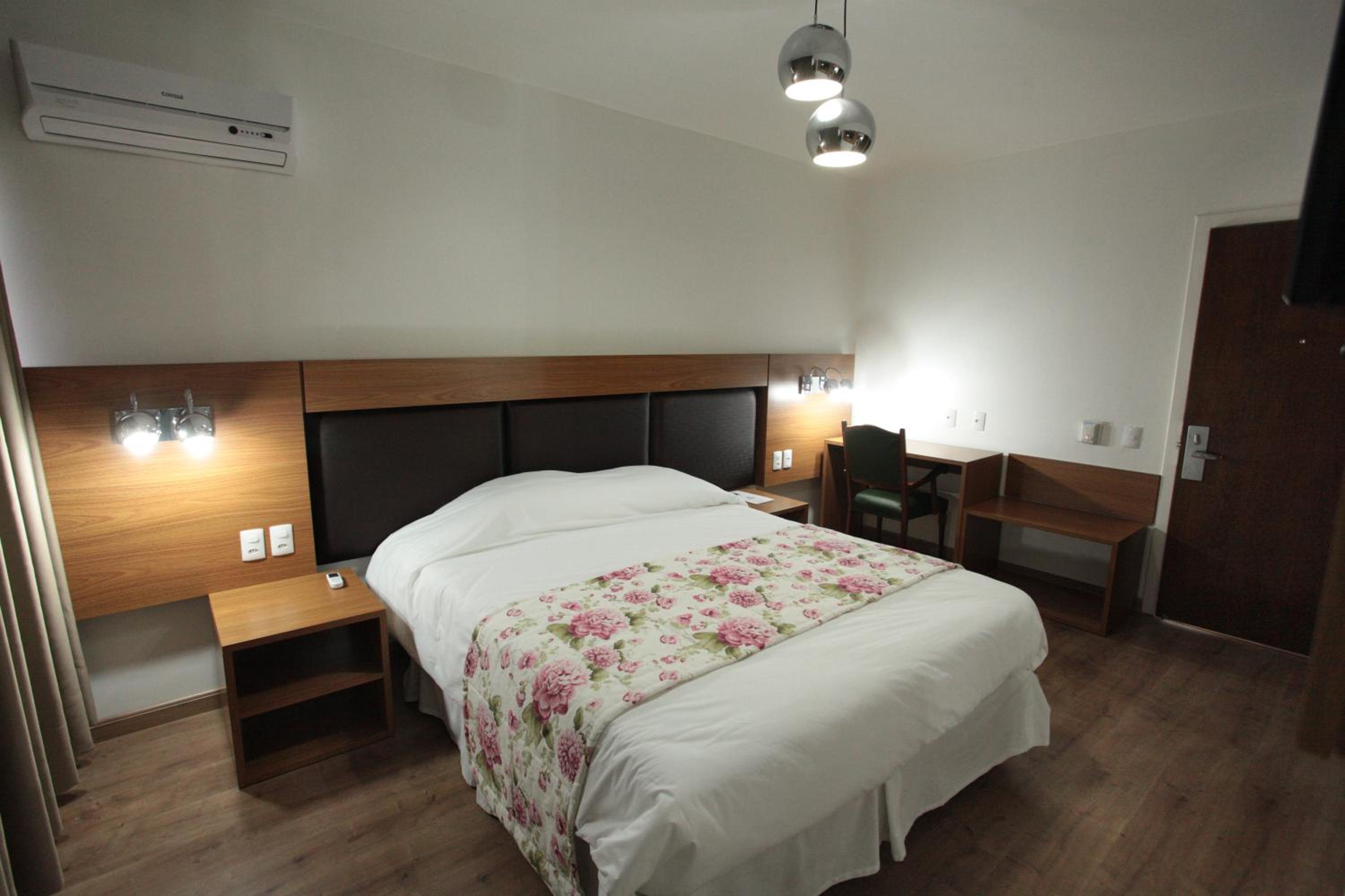 Deluxe Double or Twin Room - Photo 2