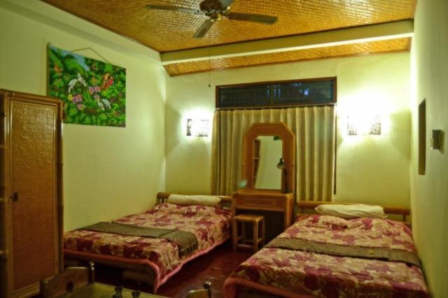 Standard Double or Twin Room with Fan - Photo 3