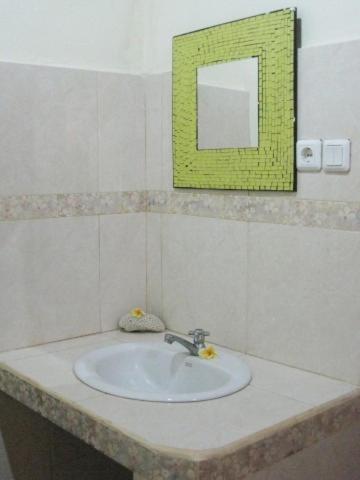 Standard Double or Twin Room with Fan - Photo 2