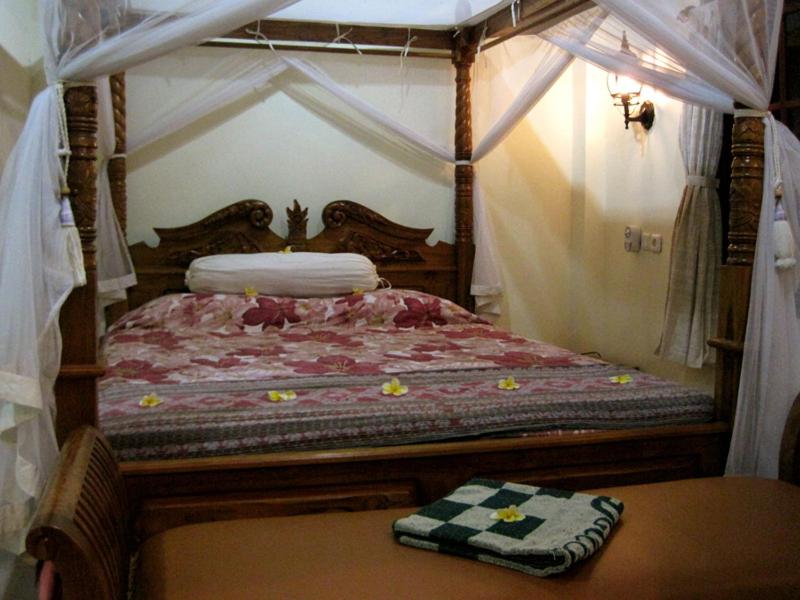 Standard Double or Twin Room with Fan - Photo 4