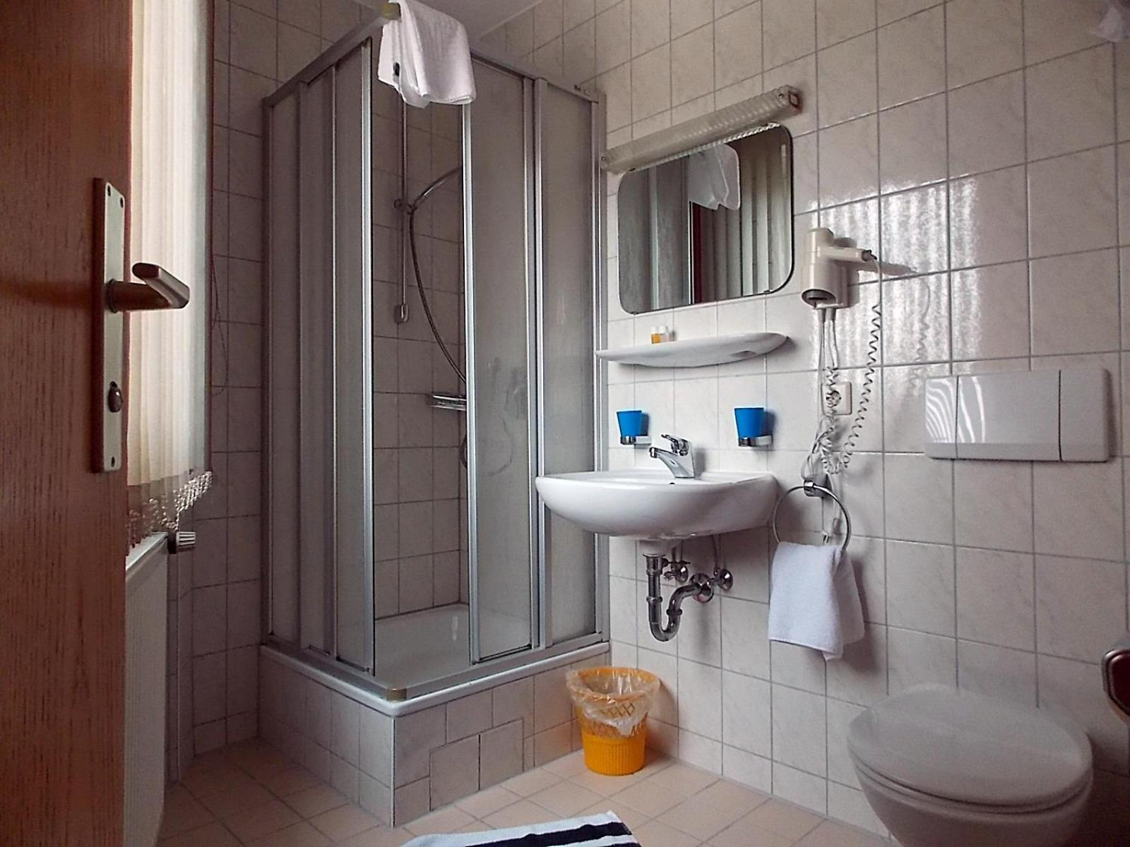 Double Room - Photo 7