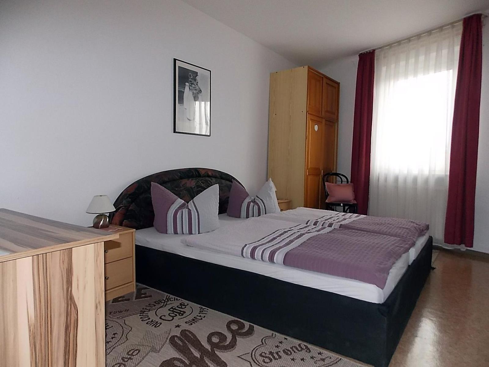 Double Room - Photo 5