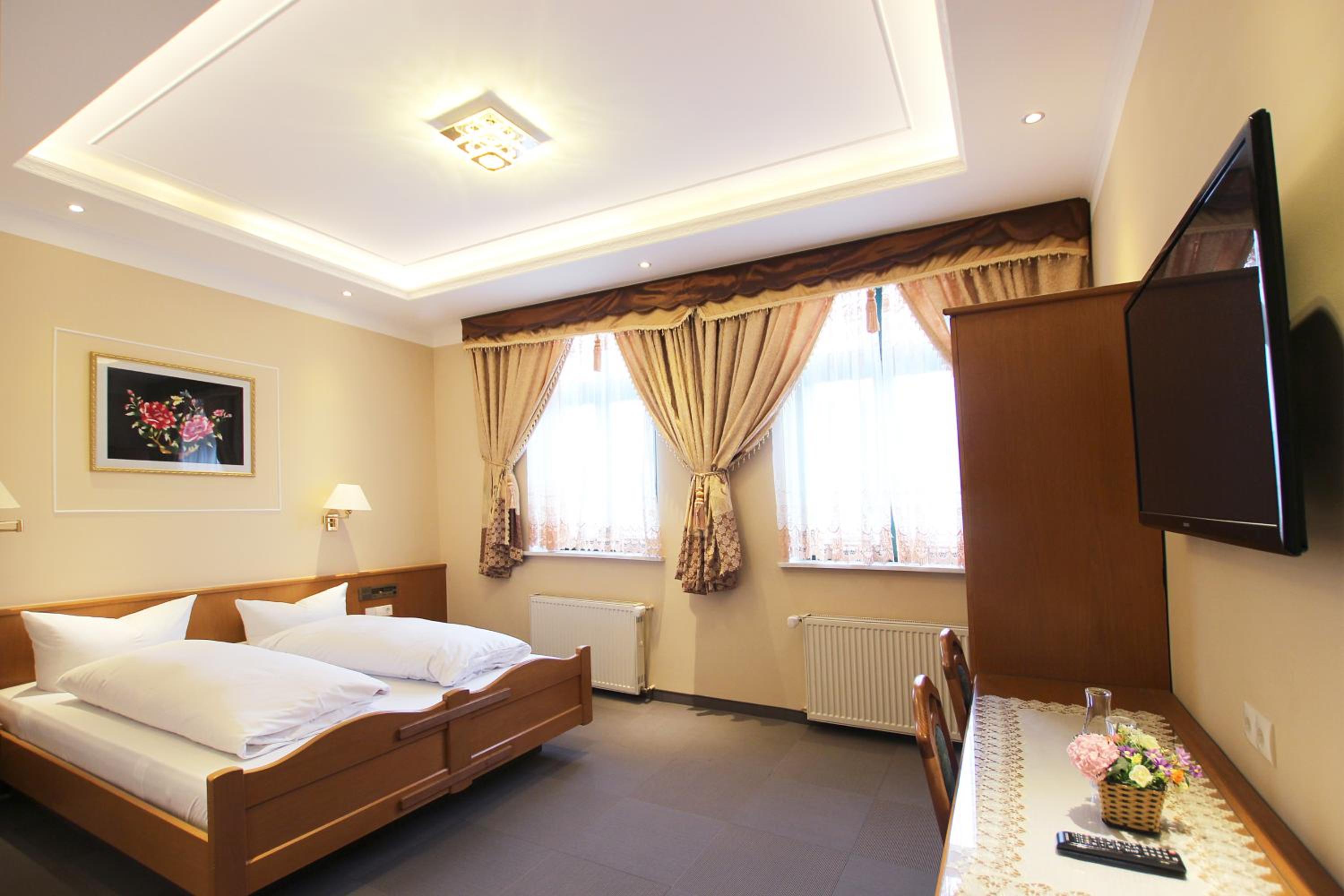Standard Double Room photo 3