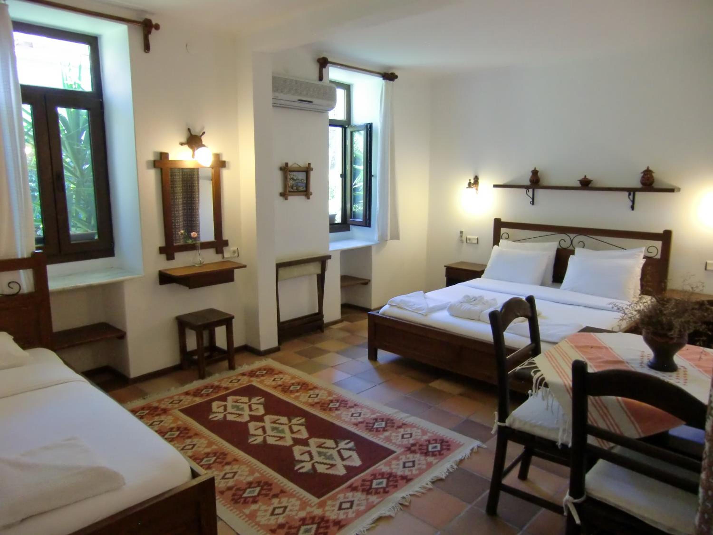 Deluxe Triple Room photo 3